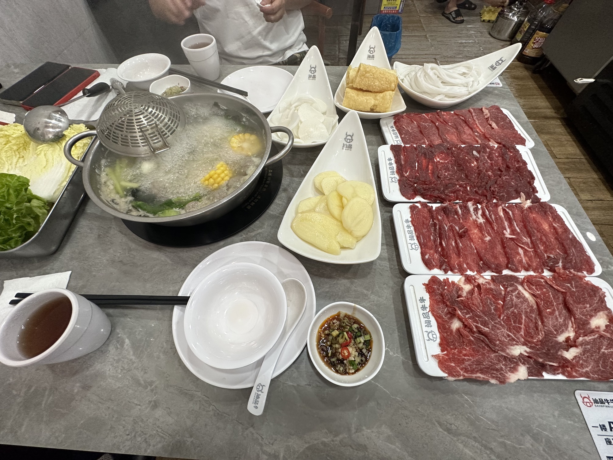 汕品牛牛(二马路美食街店)