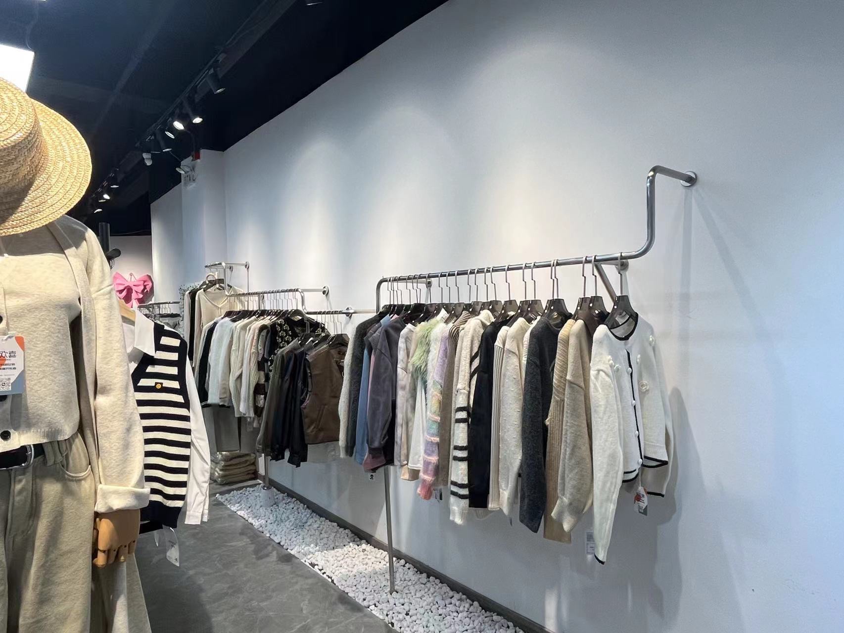 桔欢喜99自助女装仓储店