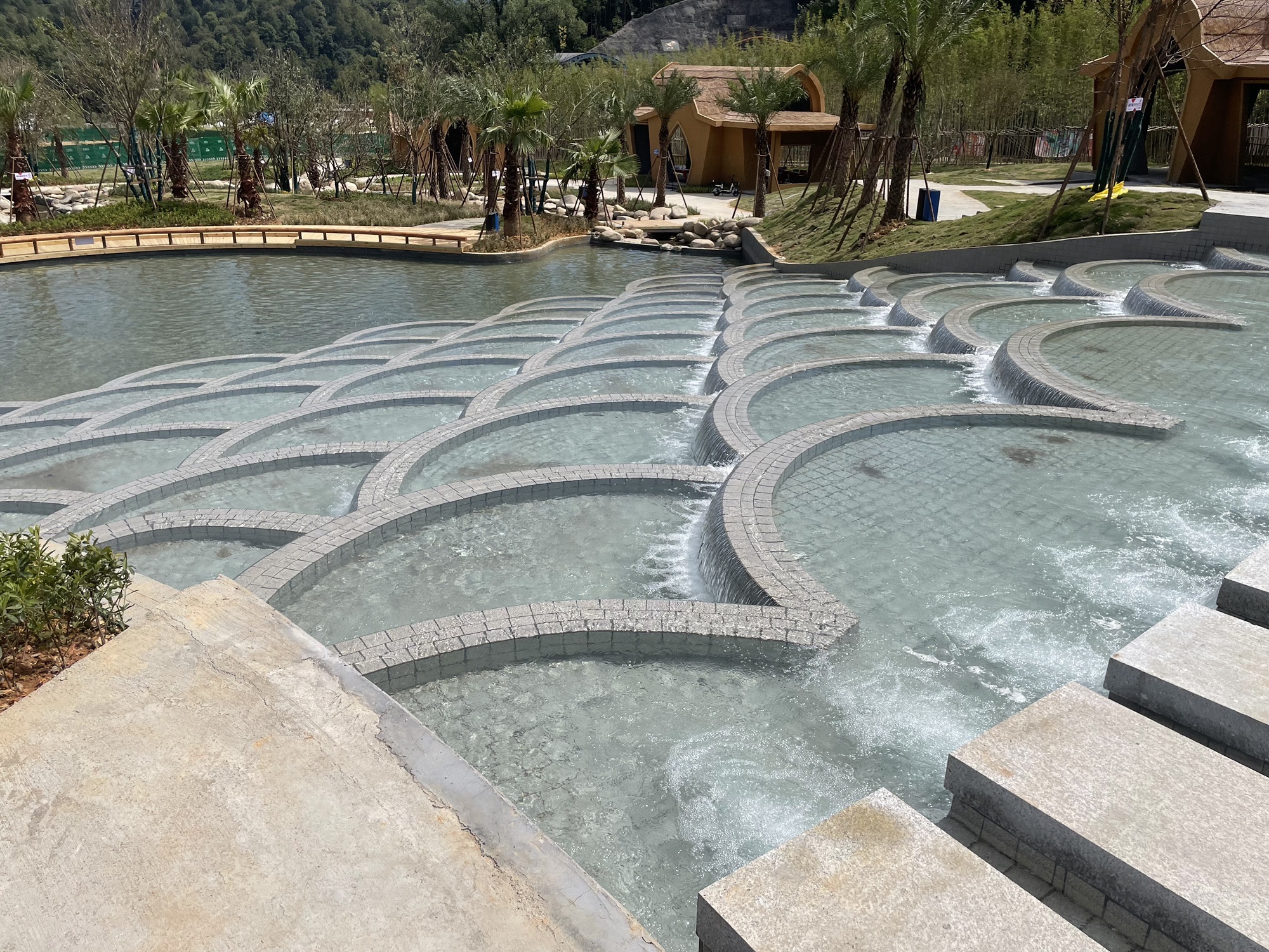 鹿鸣谷景区旅行图片 2