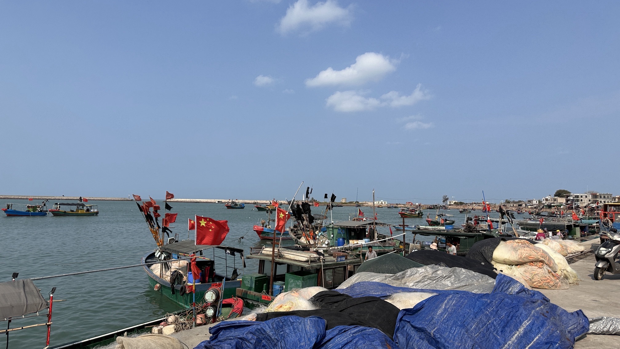 海滨村海产品一条街