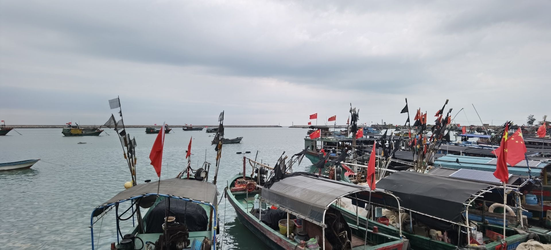 海滨村海产品一条街