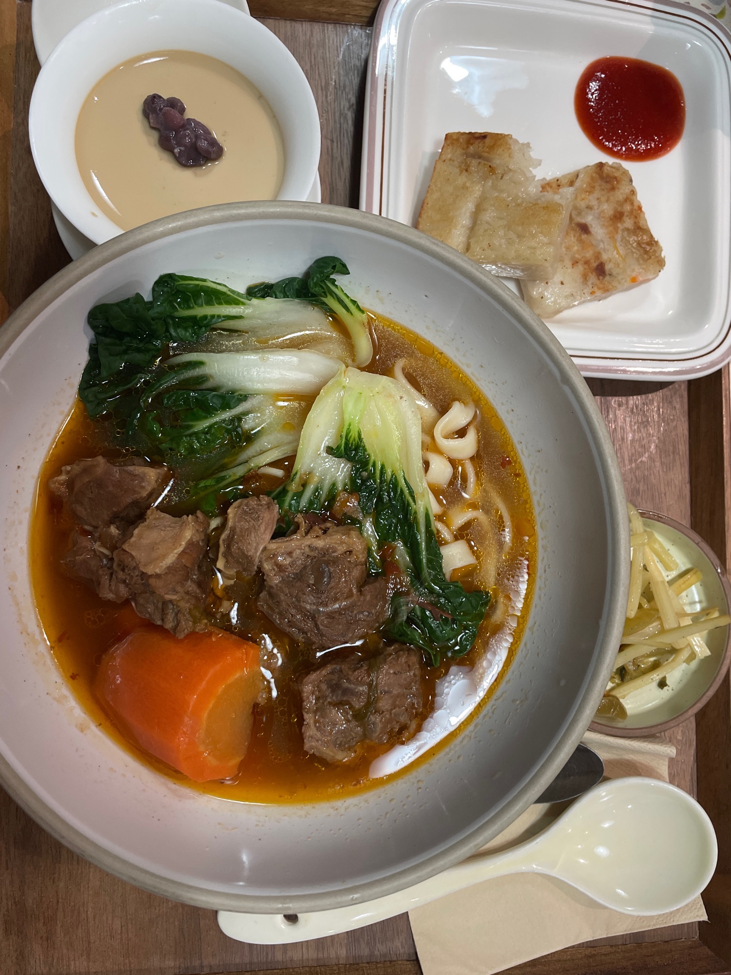 㠭烎台式红烧牛肉面(滨北建兴路店)