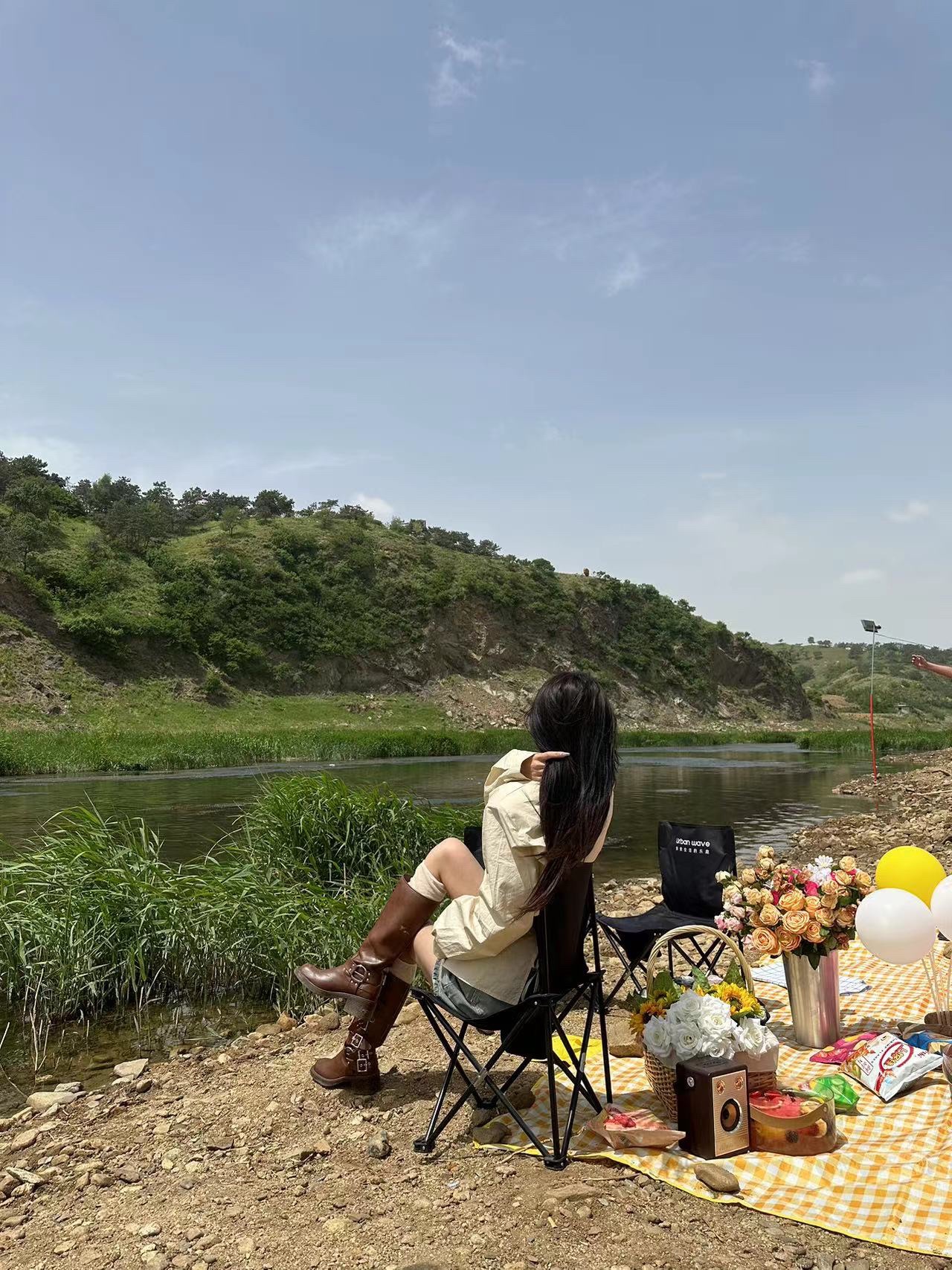 孟官歪桃山露营烧烤打卡基地