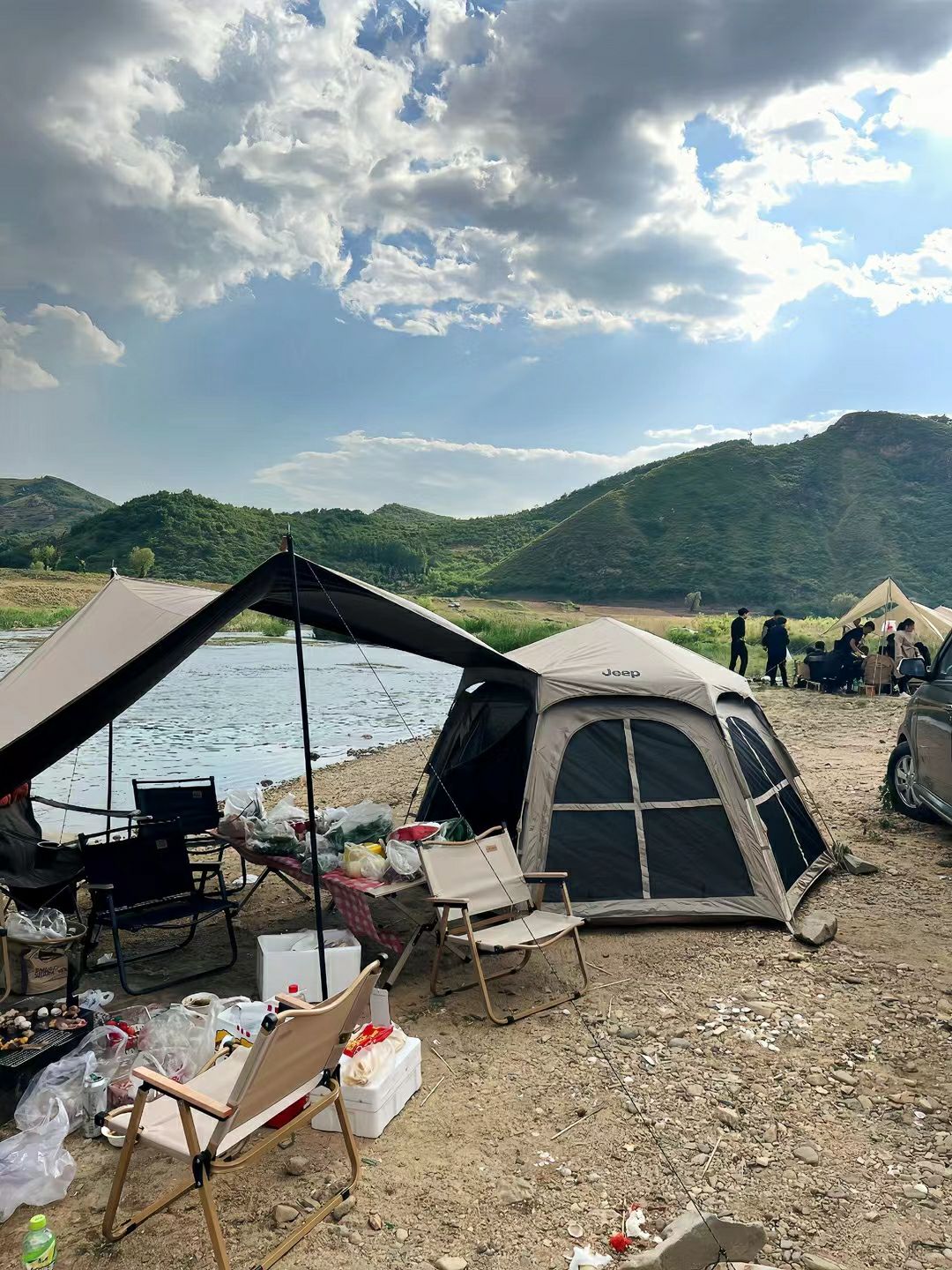 孟官歪桃山露营烧烤打卡基地