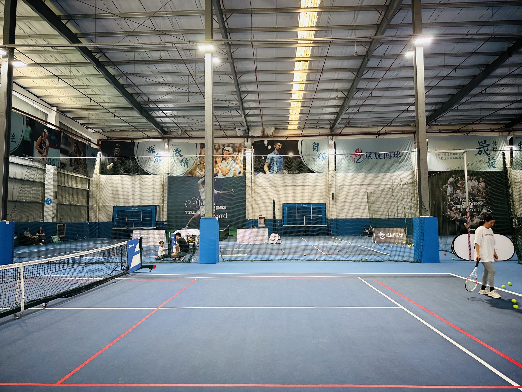 场地封面-广东晟旋网球室内馆(执信店)