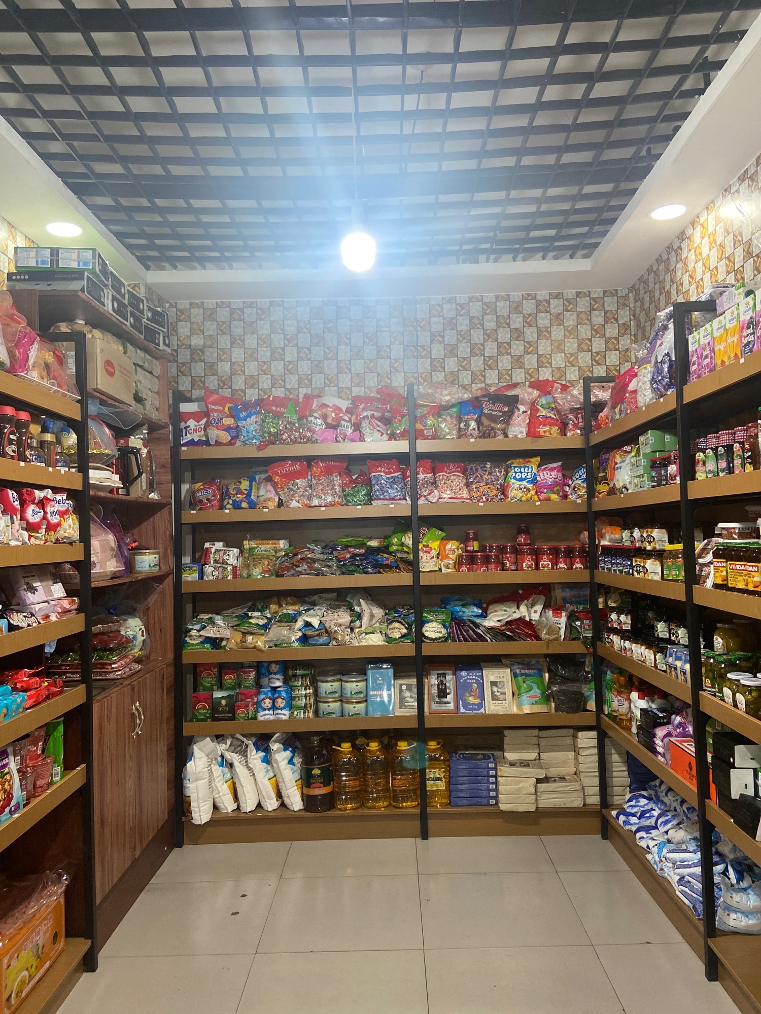 阿勒泰市食满多食品商店