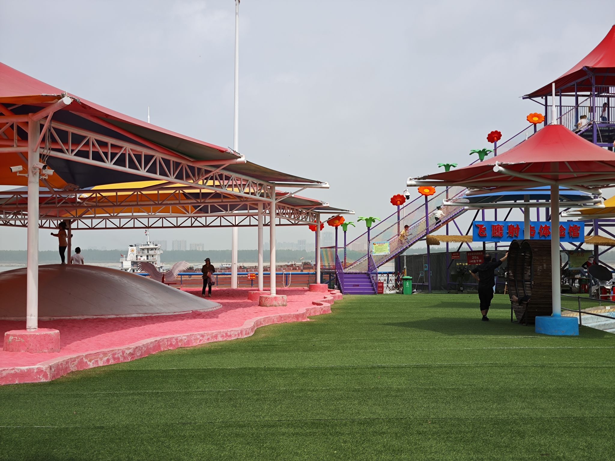 场地封面-江滩松鼠亲子乐园