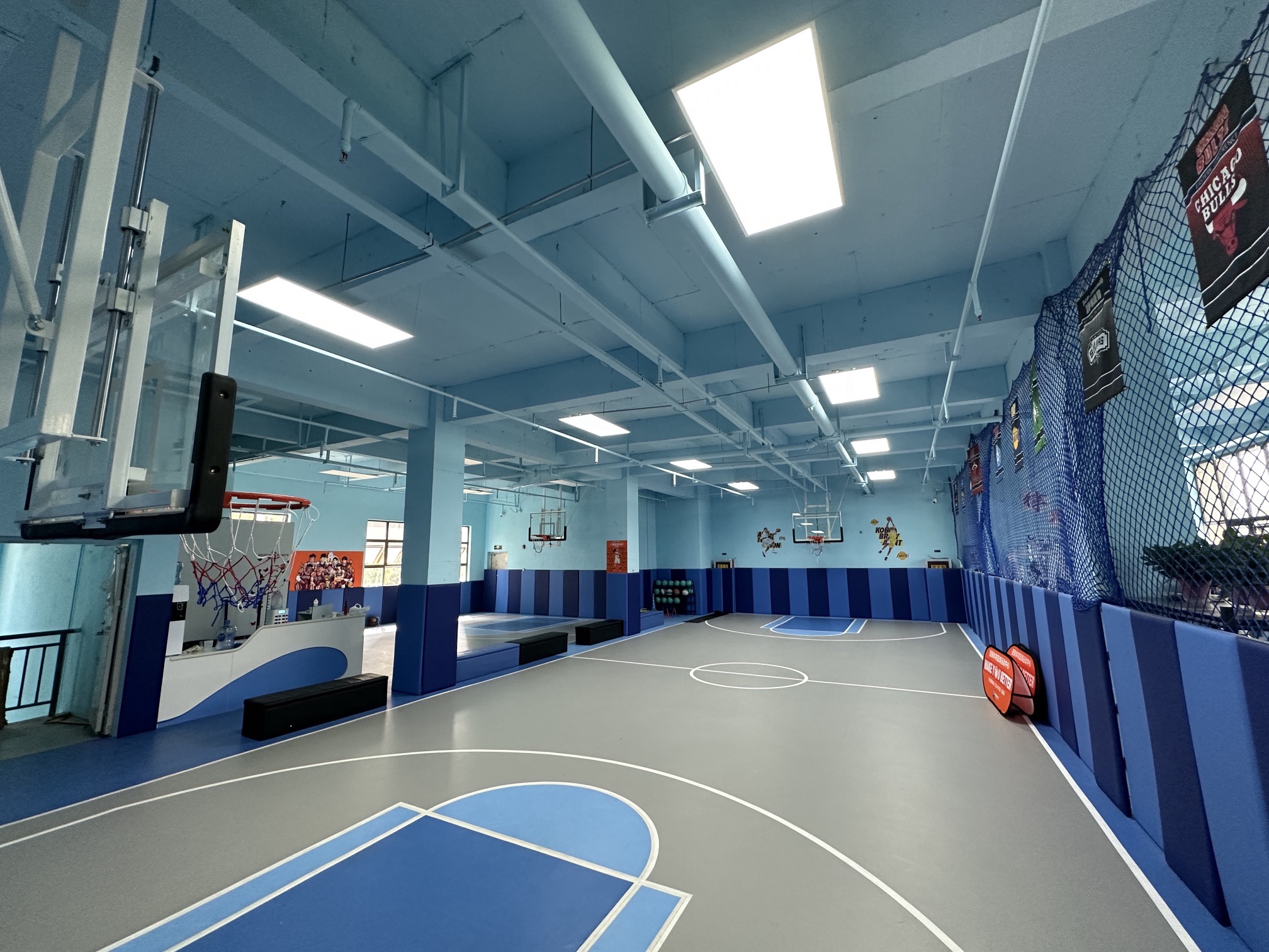 场地封面-冠俊体育篮球运动中心