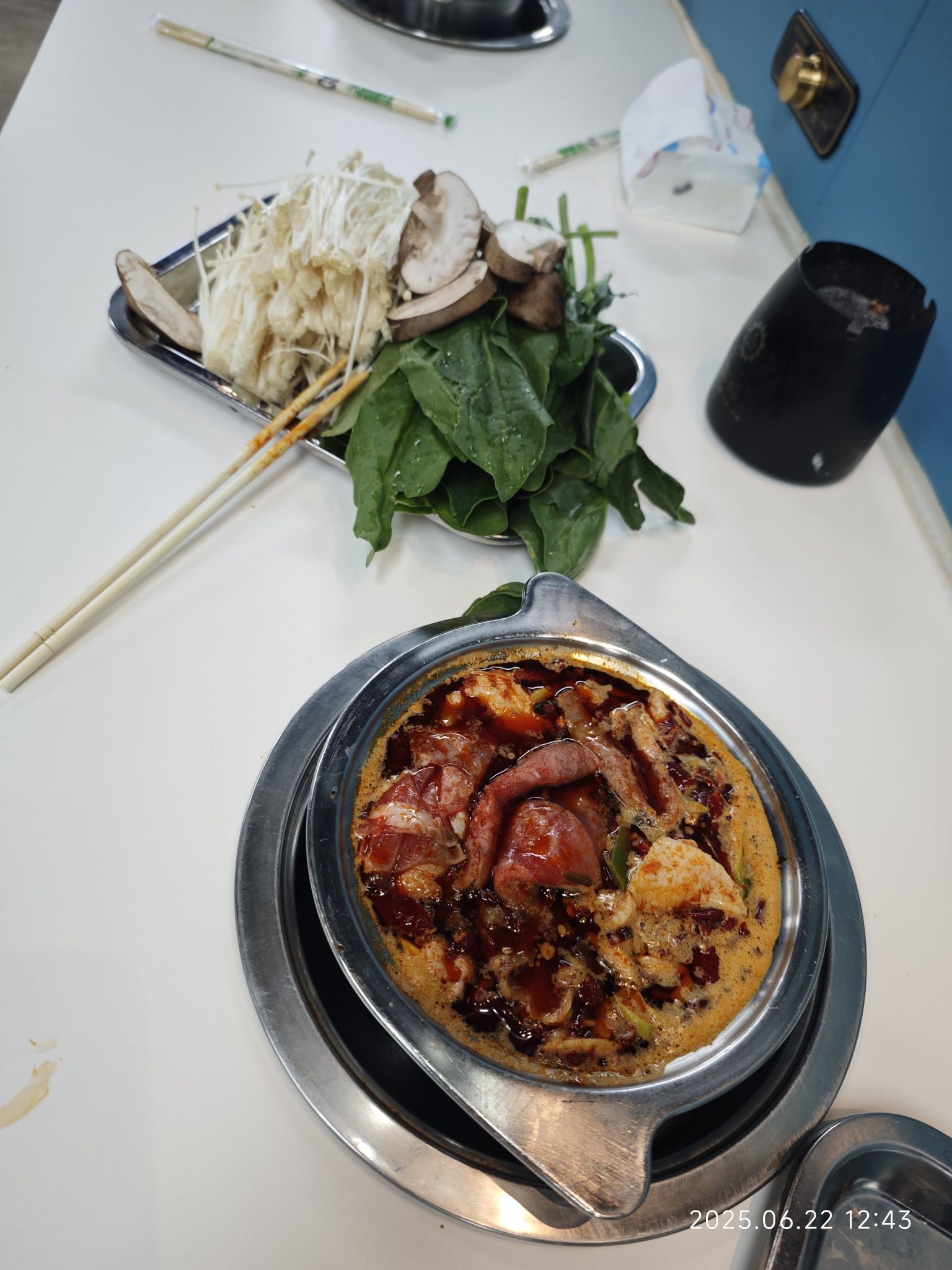新星市嗨趣捞四十九元自助火锅店