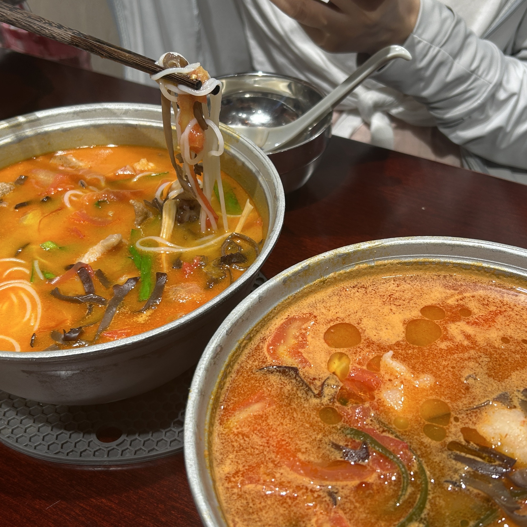 曾三仙米线(人民医院安置小区店)