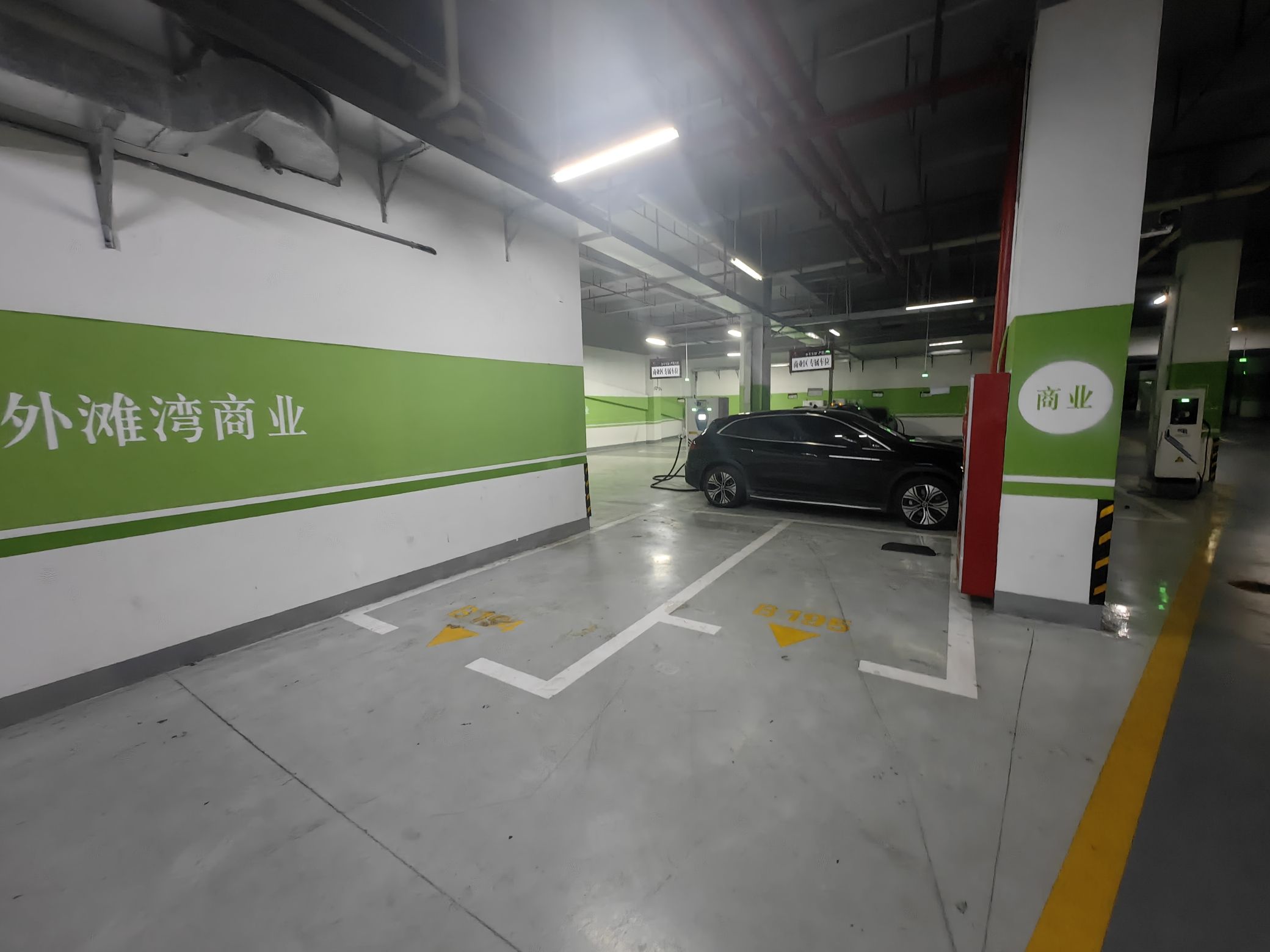 南方电网汽车充电站(潮州市外滩湾停车场电动汽车充电站)