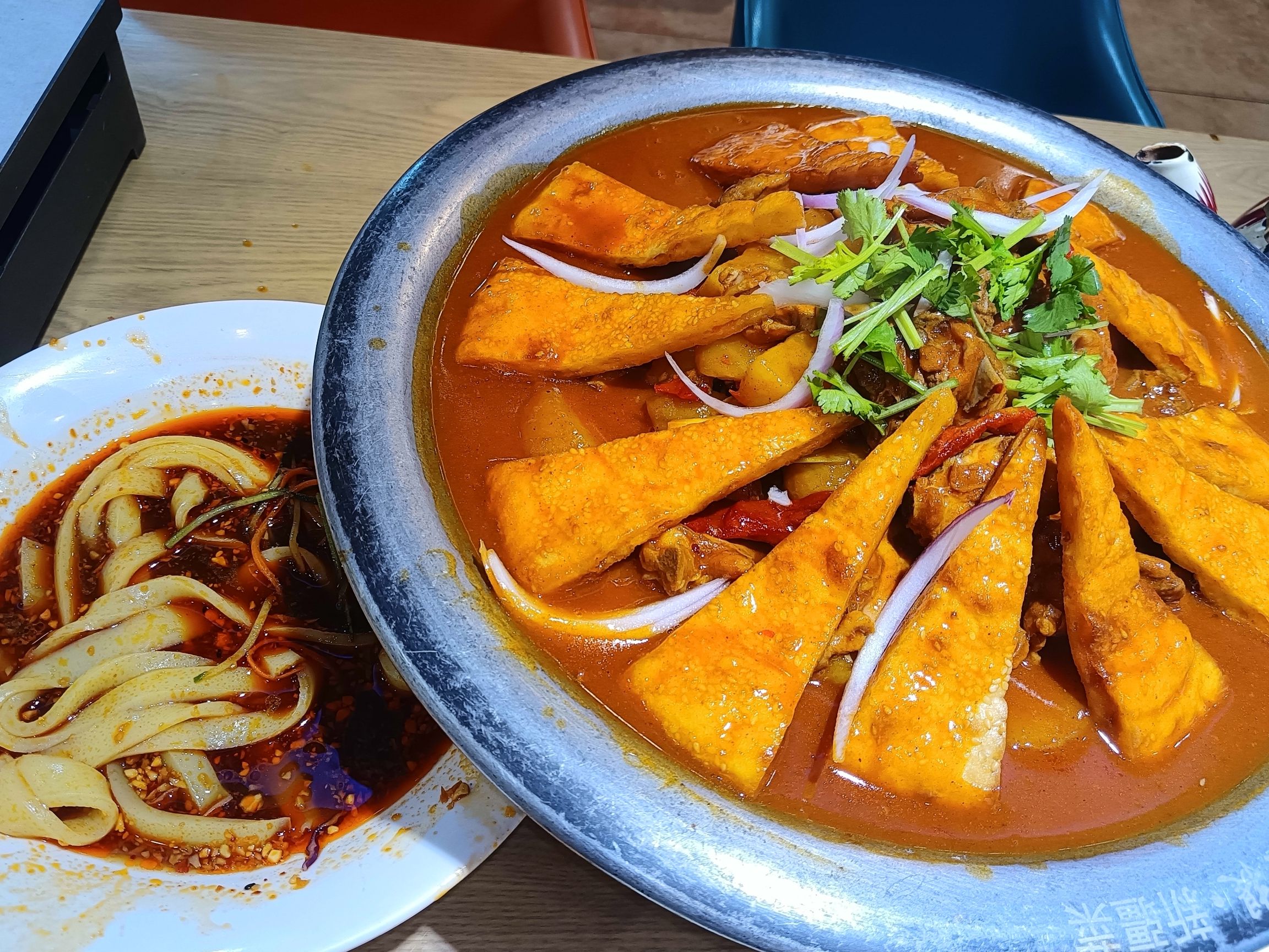 那拉提新疆特色餐厅(三全路店)