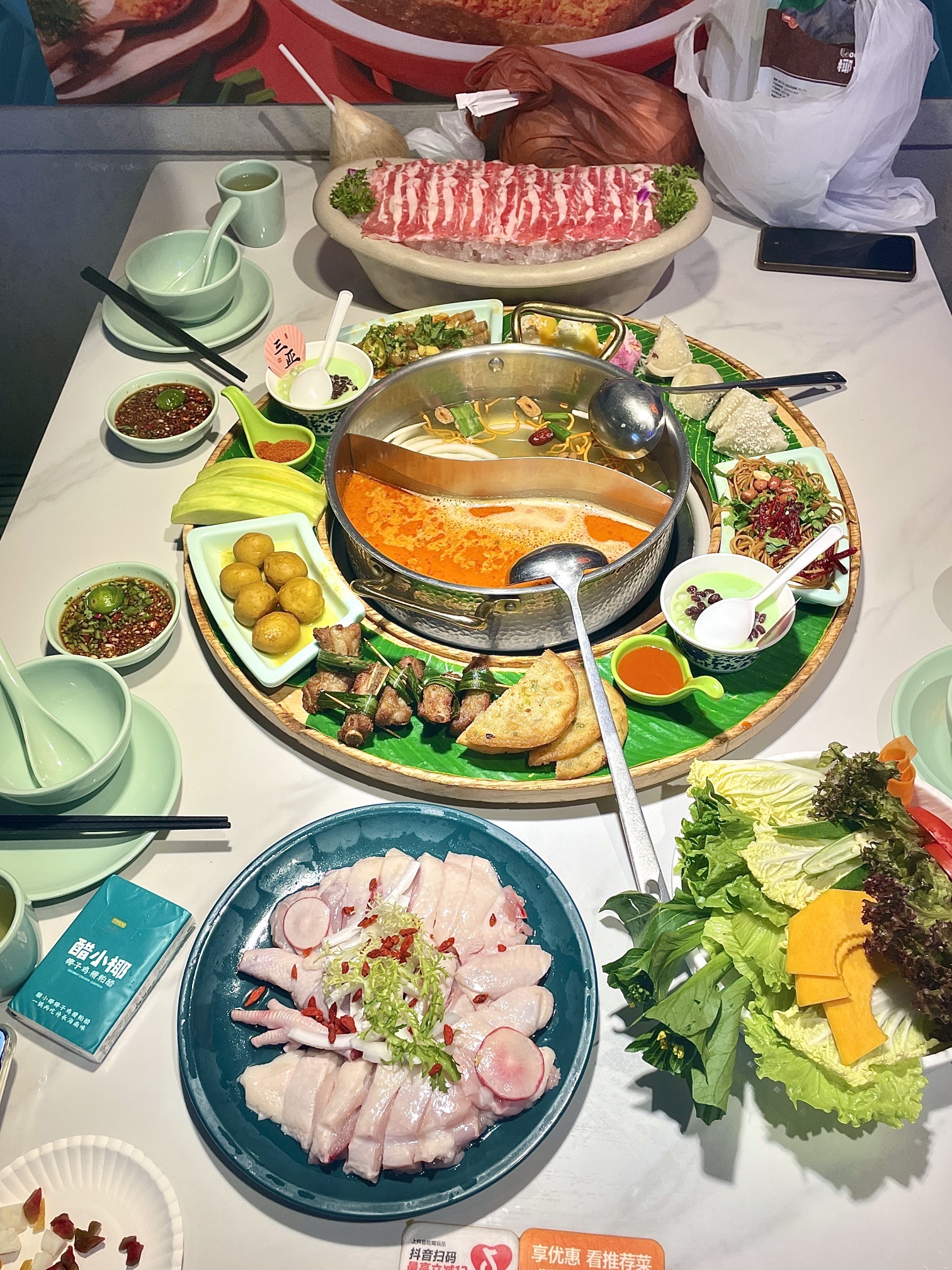 么么哒椰子鸡糟粕醋海鲜川湘菜店