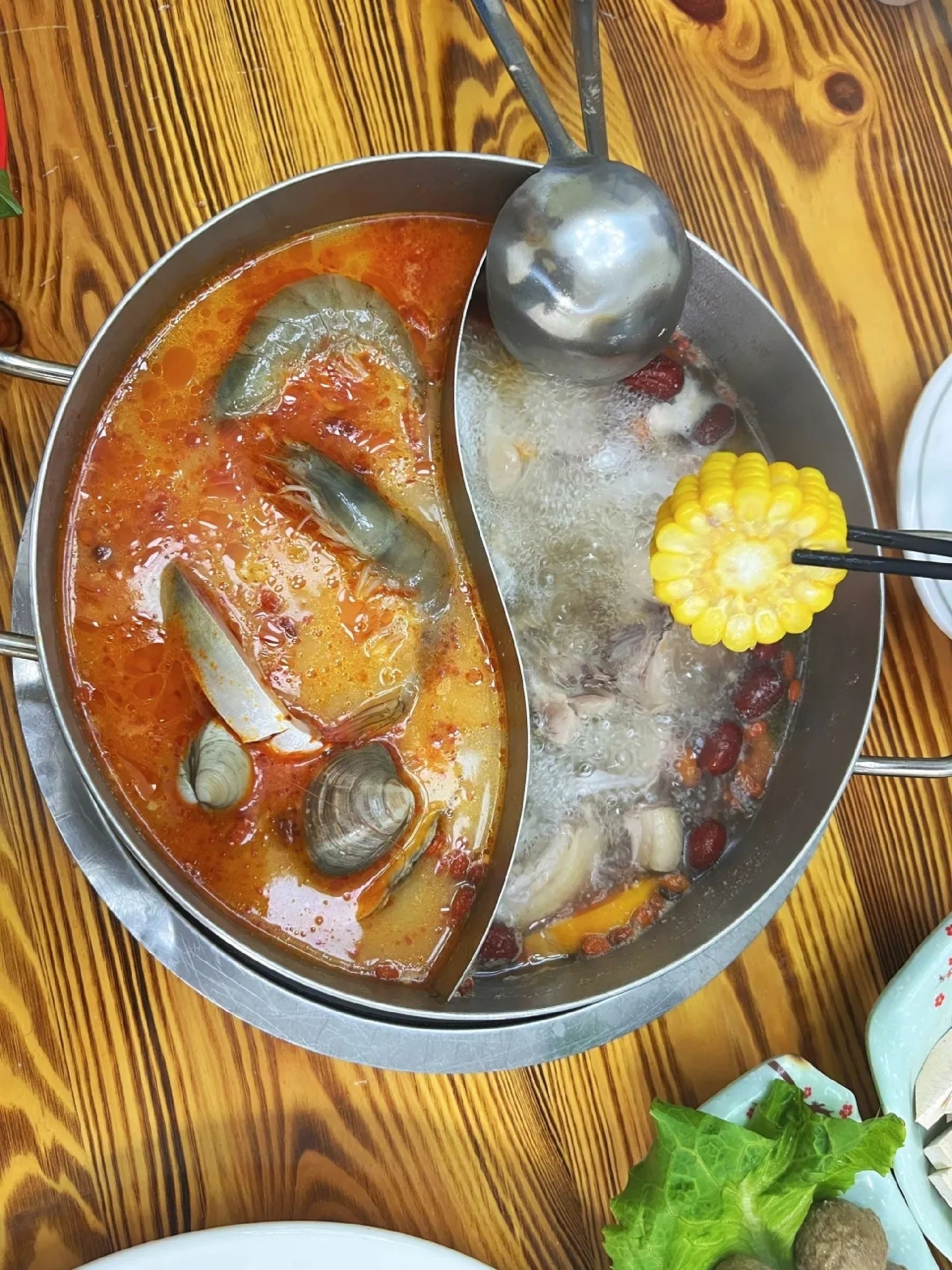 么么哒椰子鸡糟粕醋海鲜川湘菜店