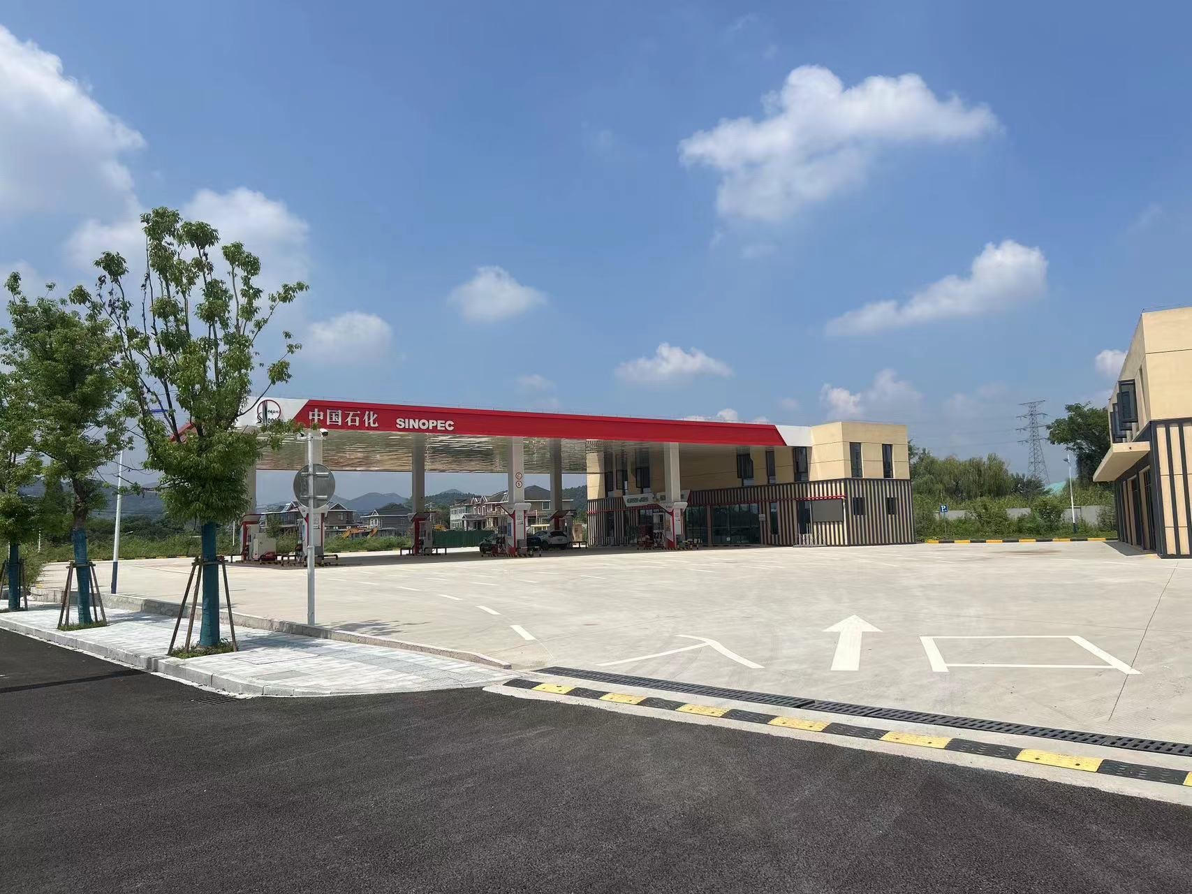 中国石化仁良路加油站