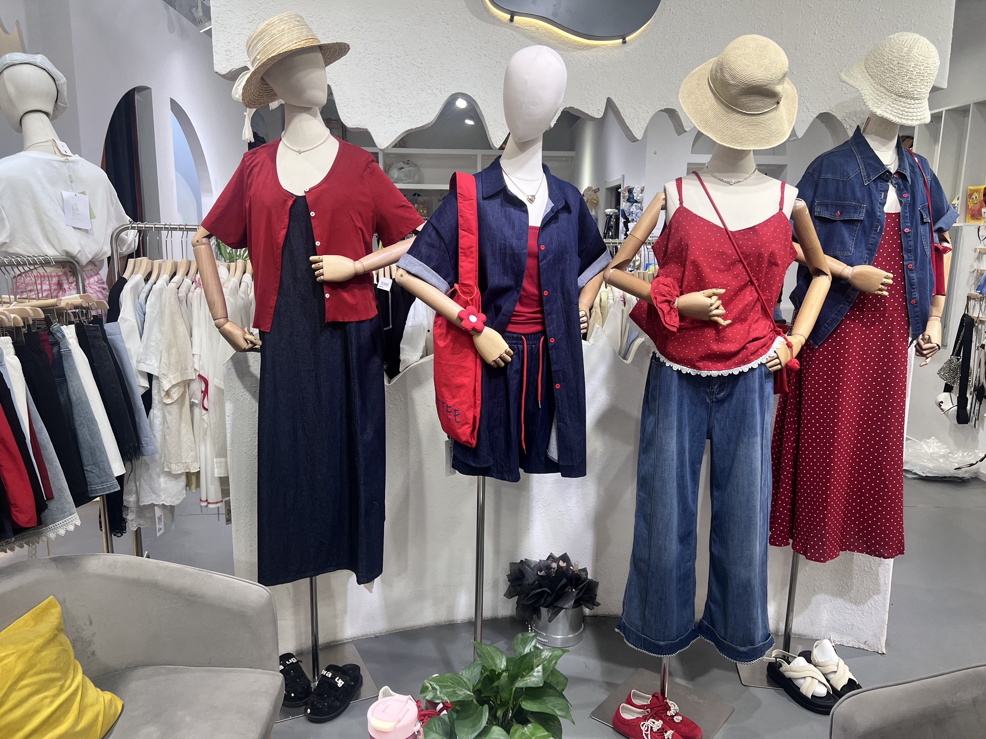 萱Boss大码女装集合店(汇嘉时代店)