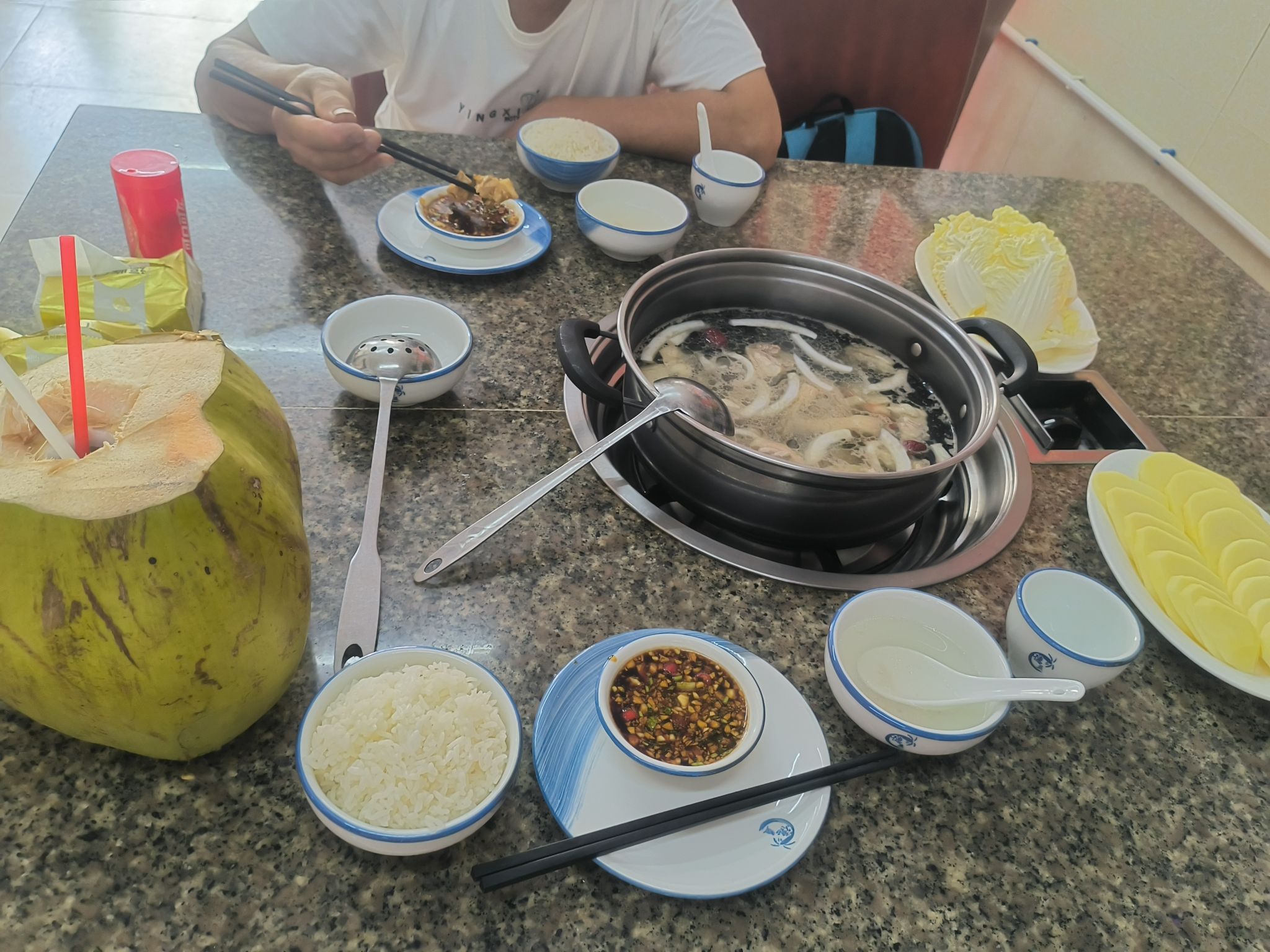 海南椰子鸡饭店(南边海店)