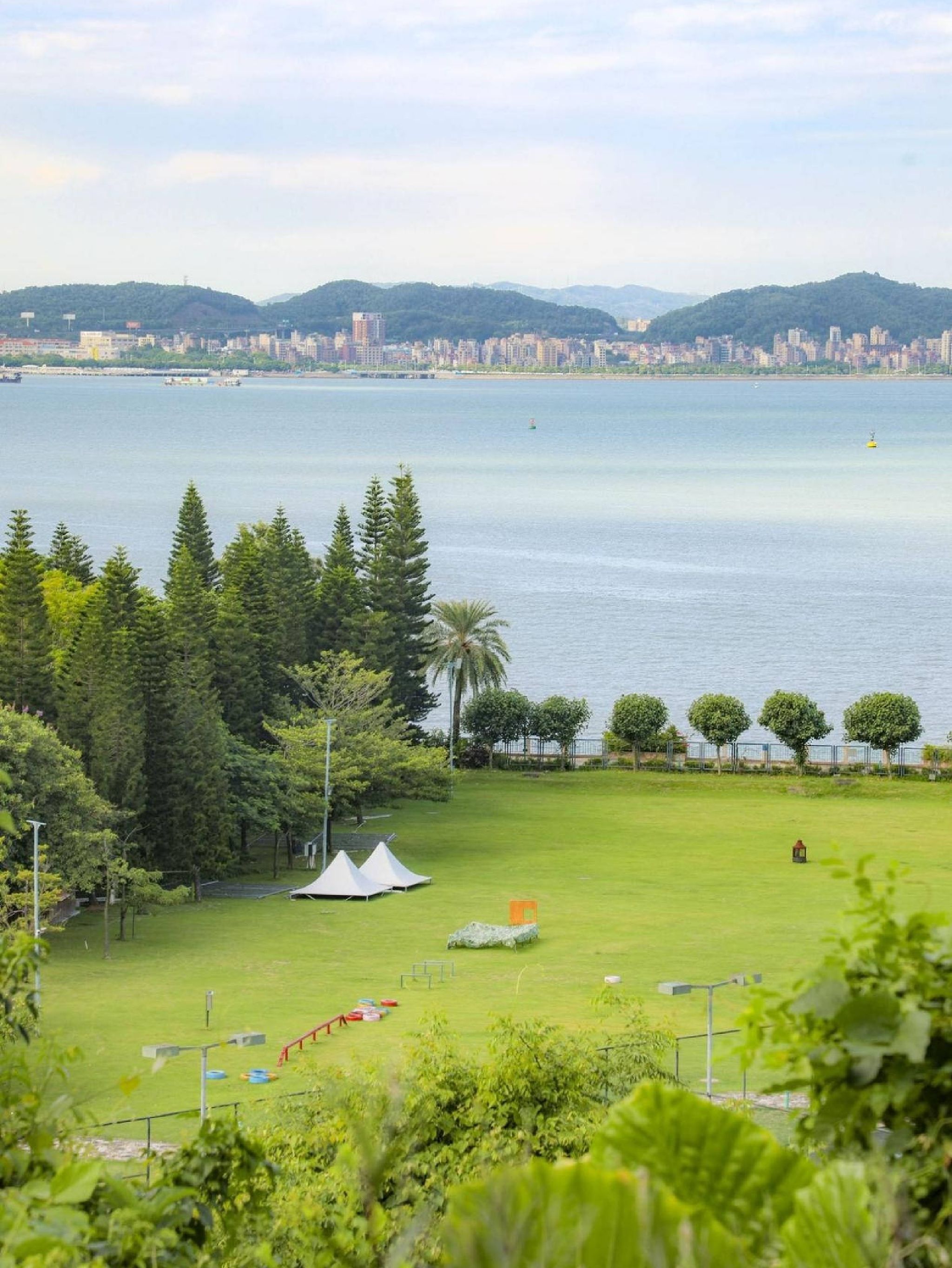 南沙凫洲大桥超级堤露营地