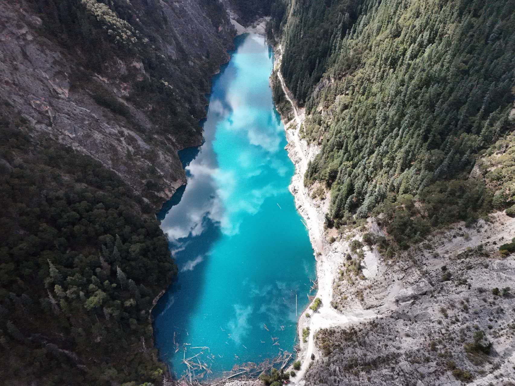 巴巴沟蓝松湖(暂停开放)旅行图片 2