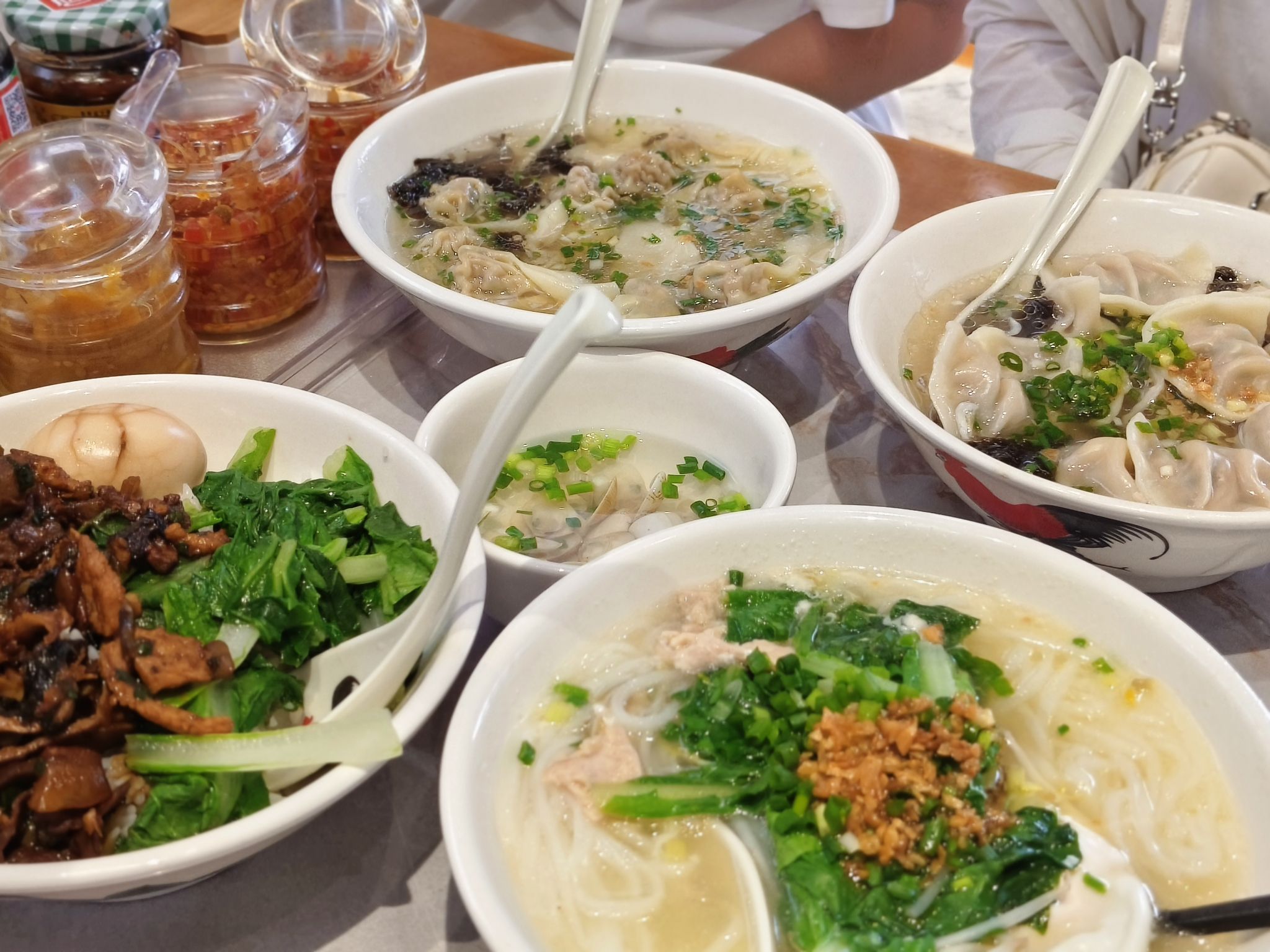 钟福记.吴记靓汤抱罗粉(荔枝沟店)