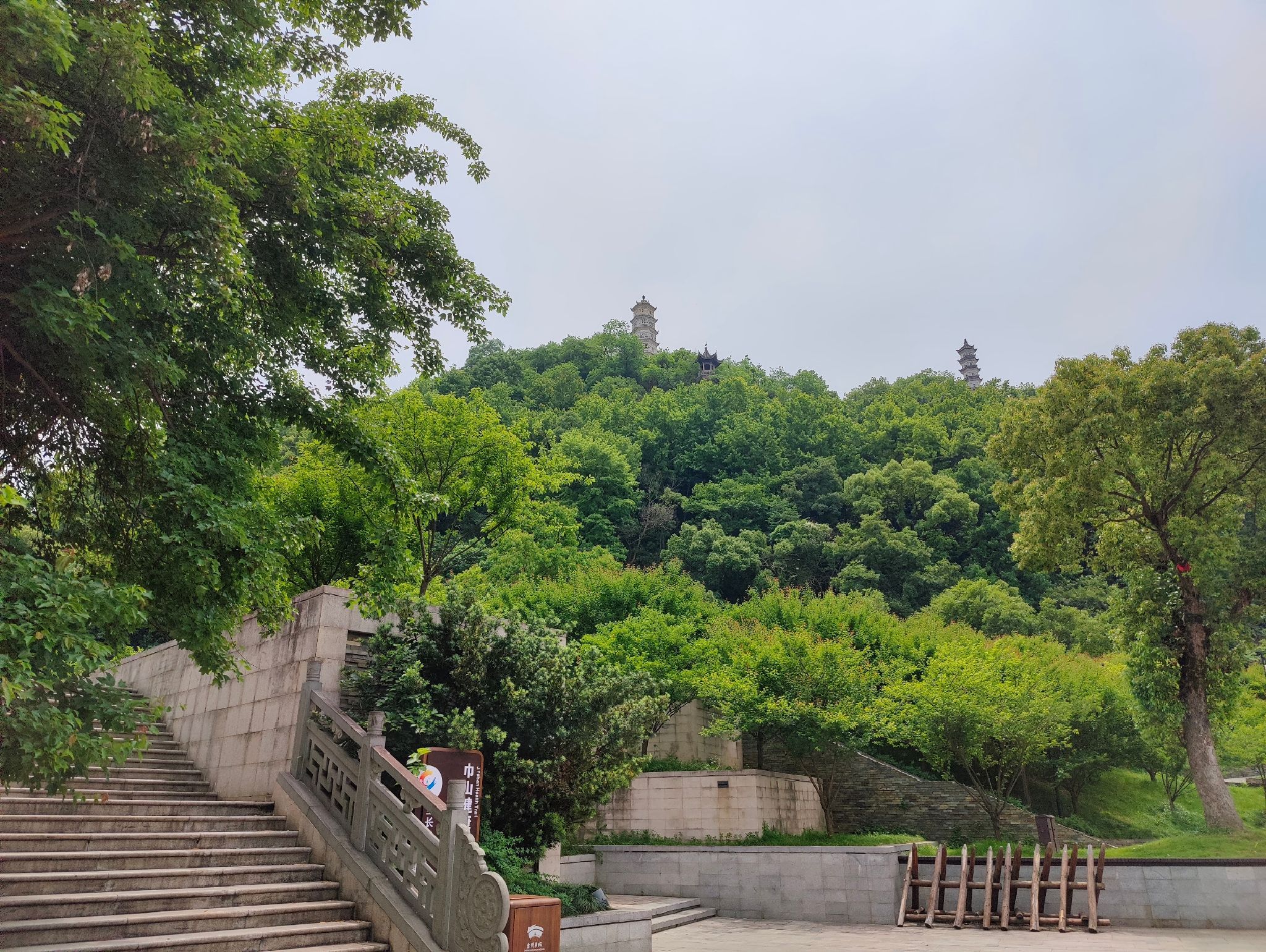 三塔同晖旅行图片 1