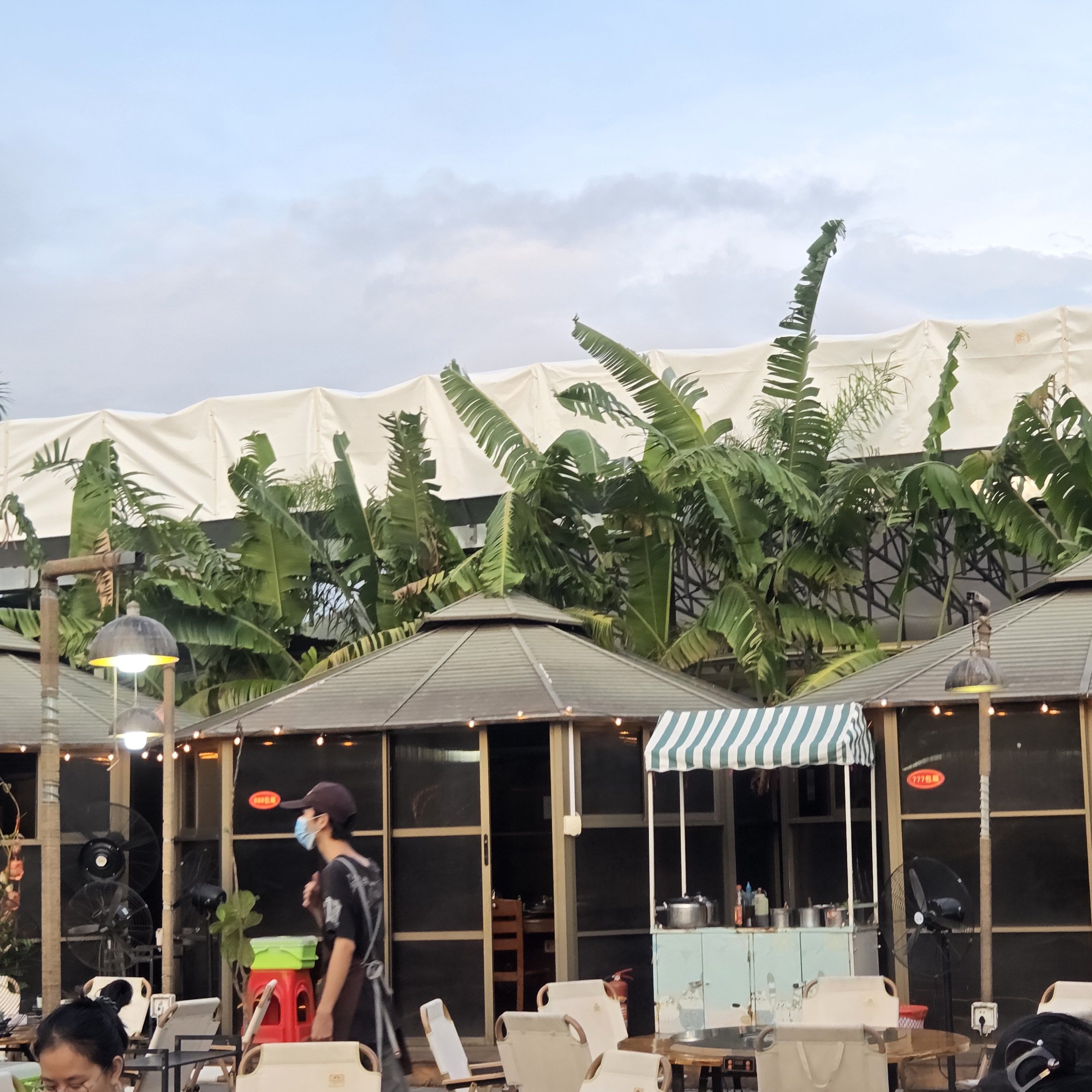 嗨螺露营糟粕醋火锅店(荔枝沟店)