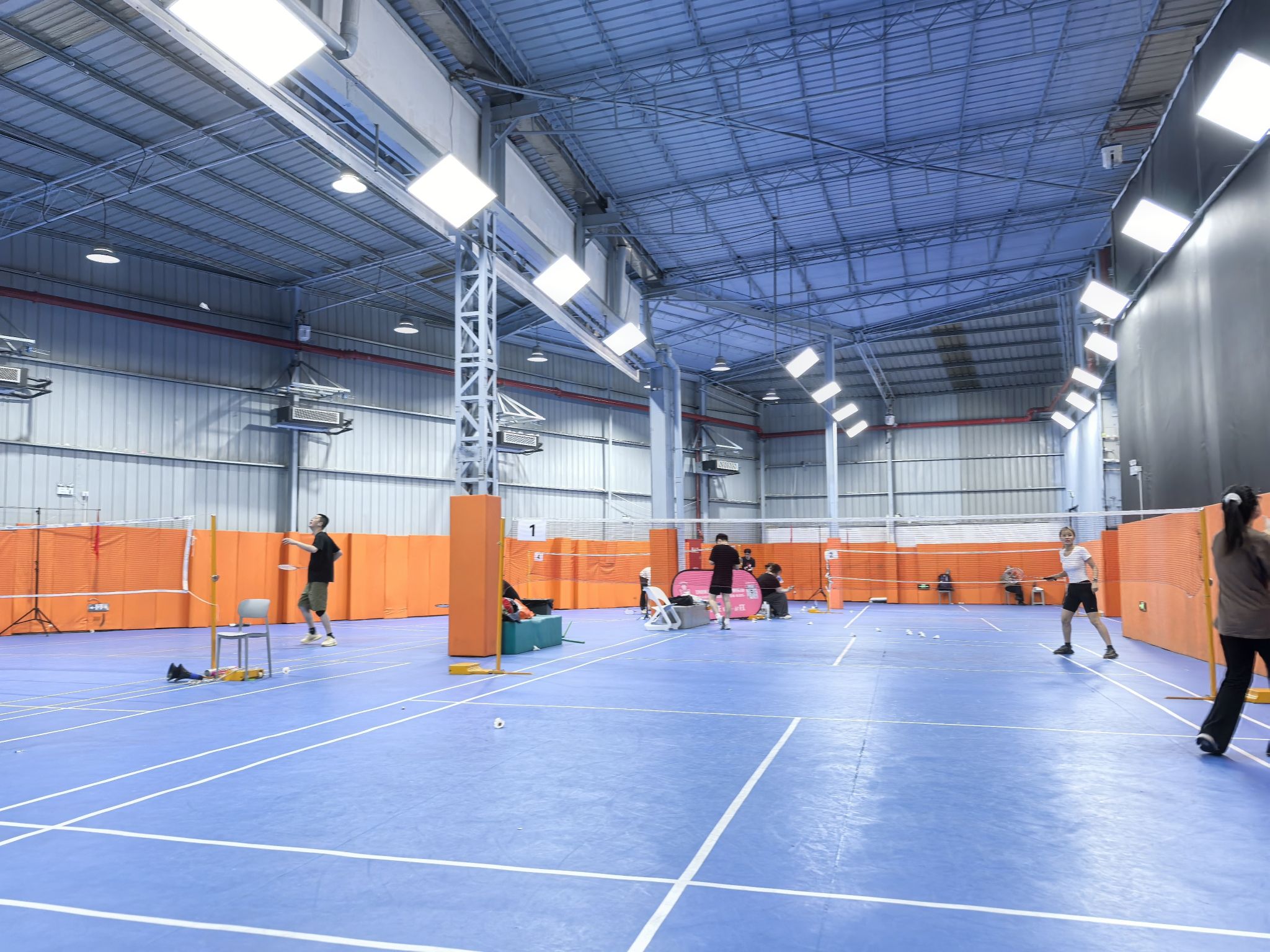 场地封面-大白鲨篮球羽毛球馆