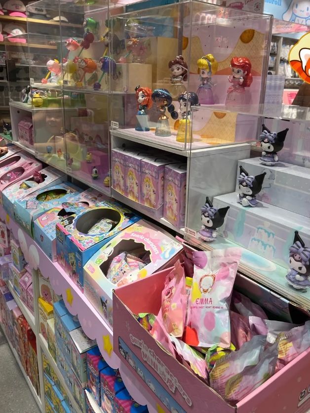 名创优品(乌兰察布万达店)