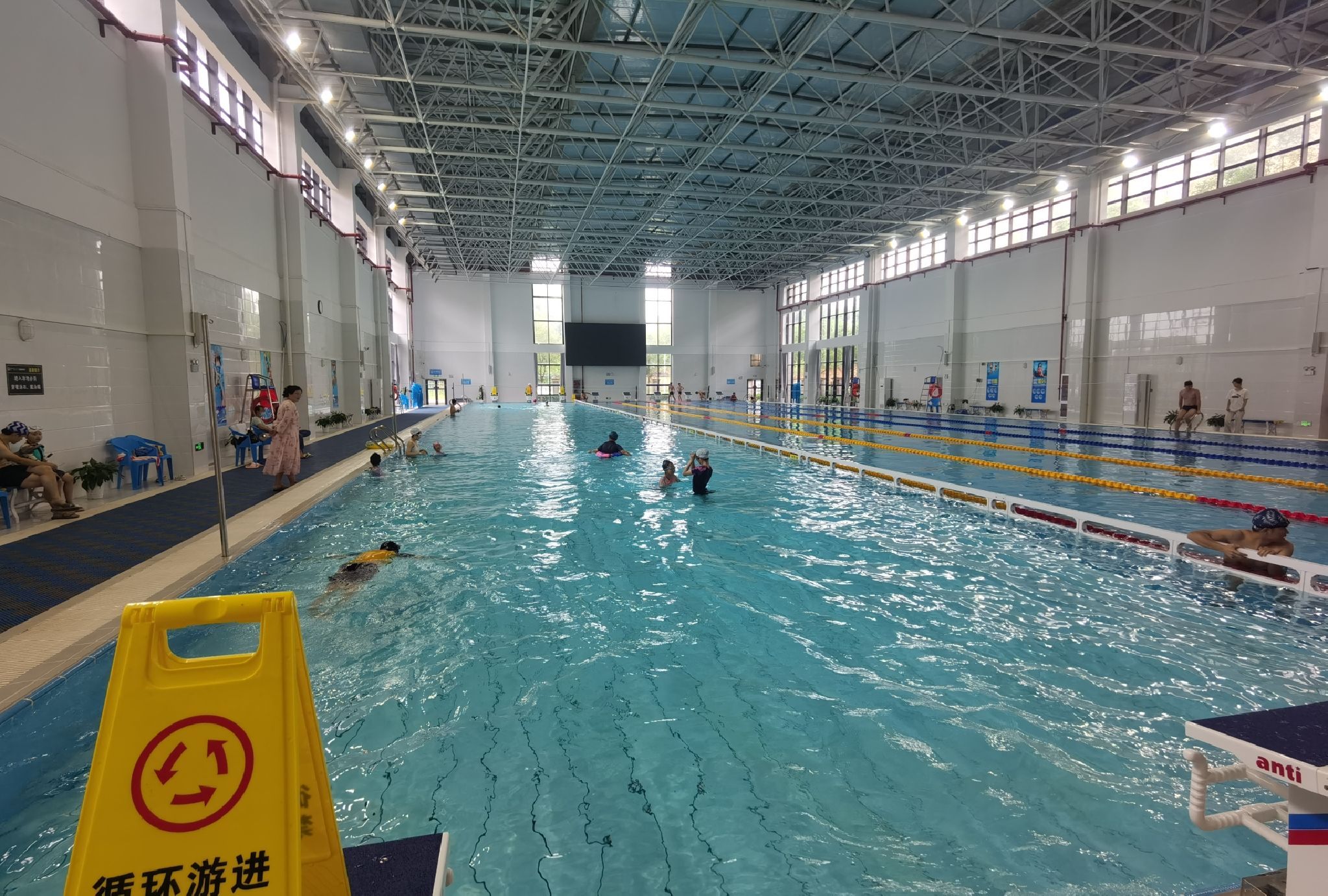 梧桐湖游泳馆
