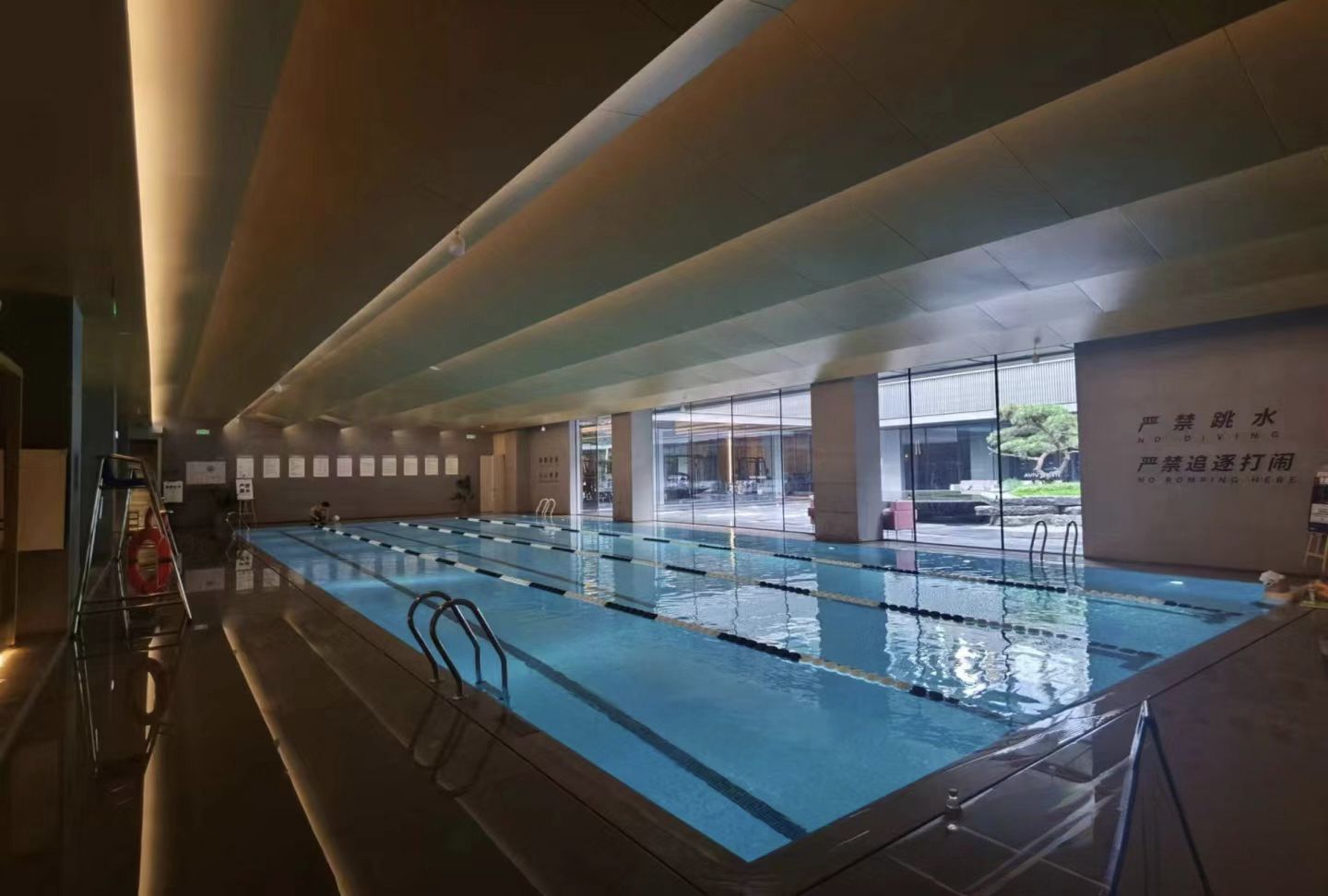 场地封面-GYMCAREVIVA健身中心(锦绣滨江店)