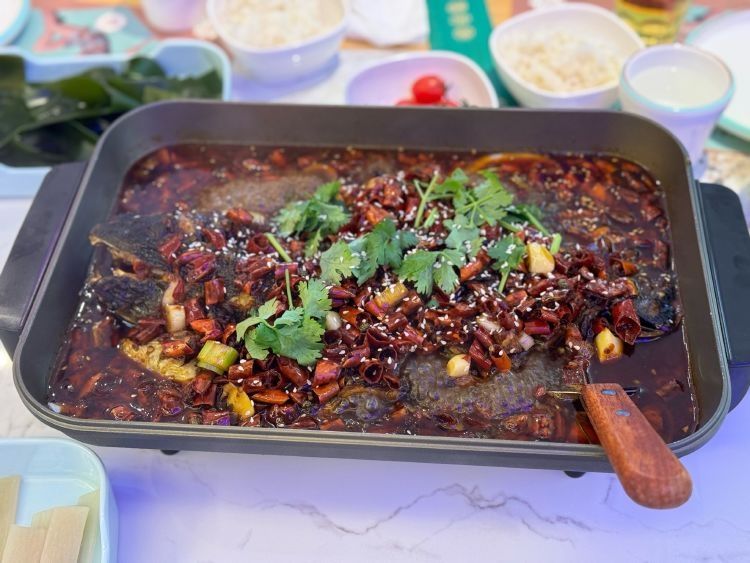 荷炉烤鱼音乐餐厅(银座和谐广场店)
