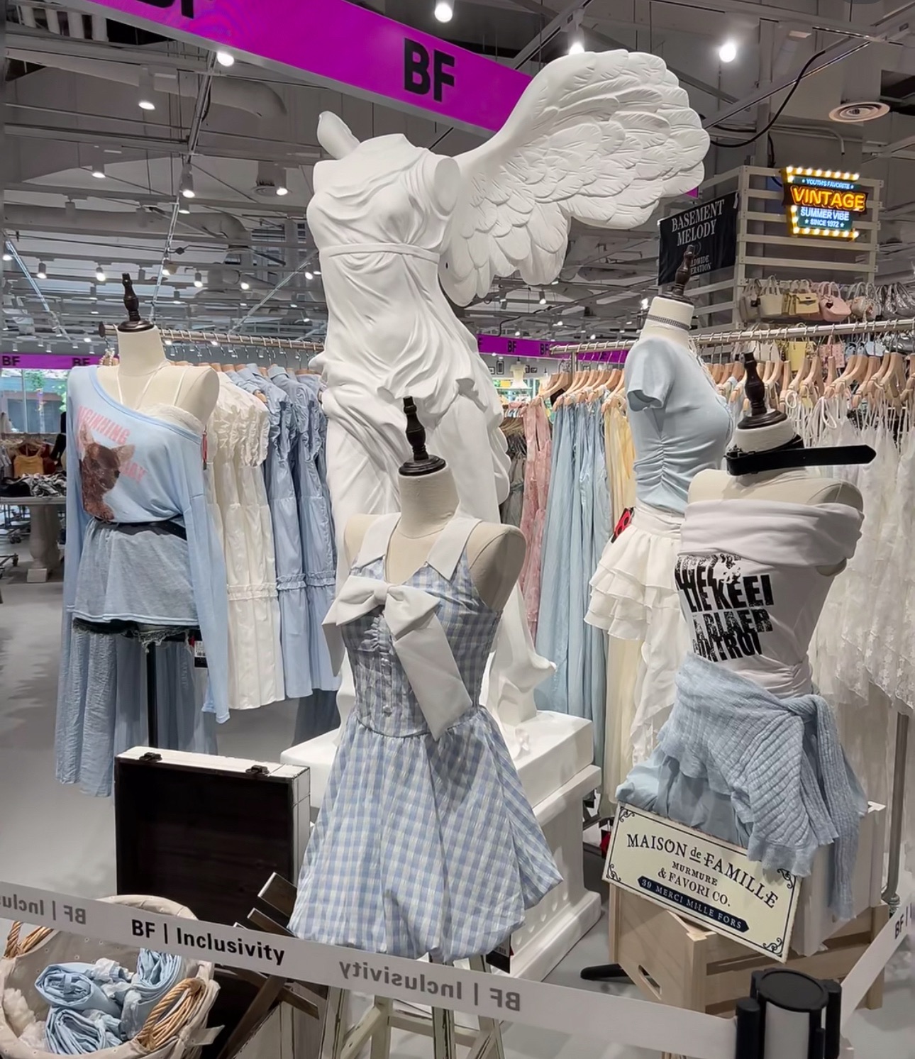 BF服装品牌店(民众乐园店)