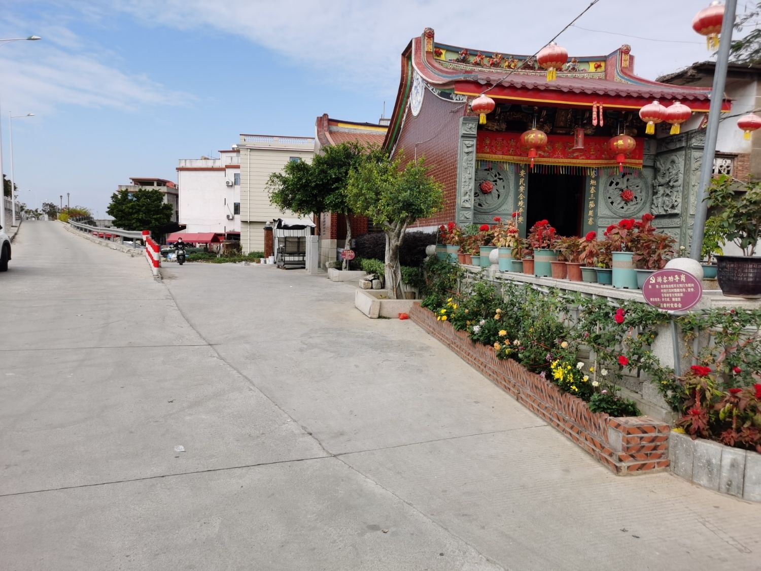关仔内土地公庙实景照片