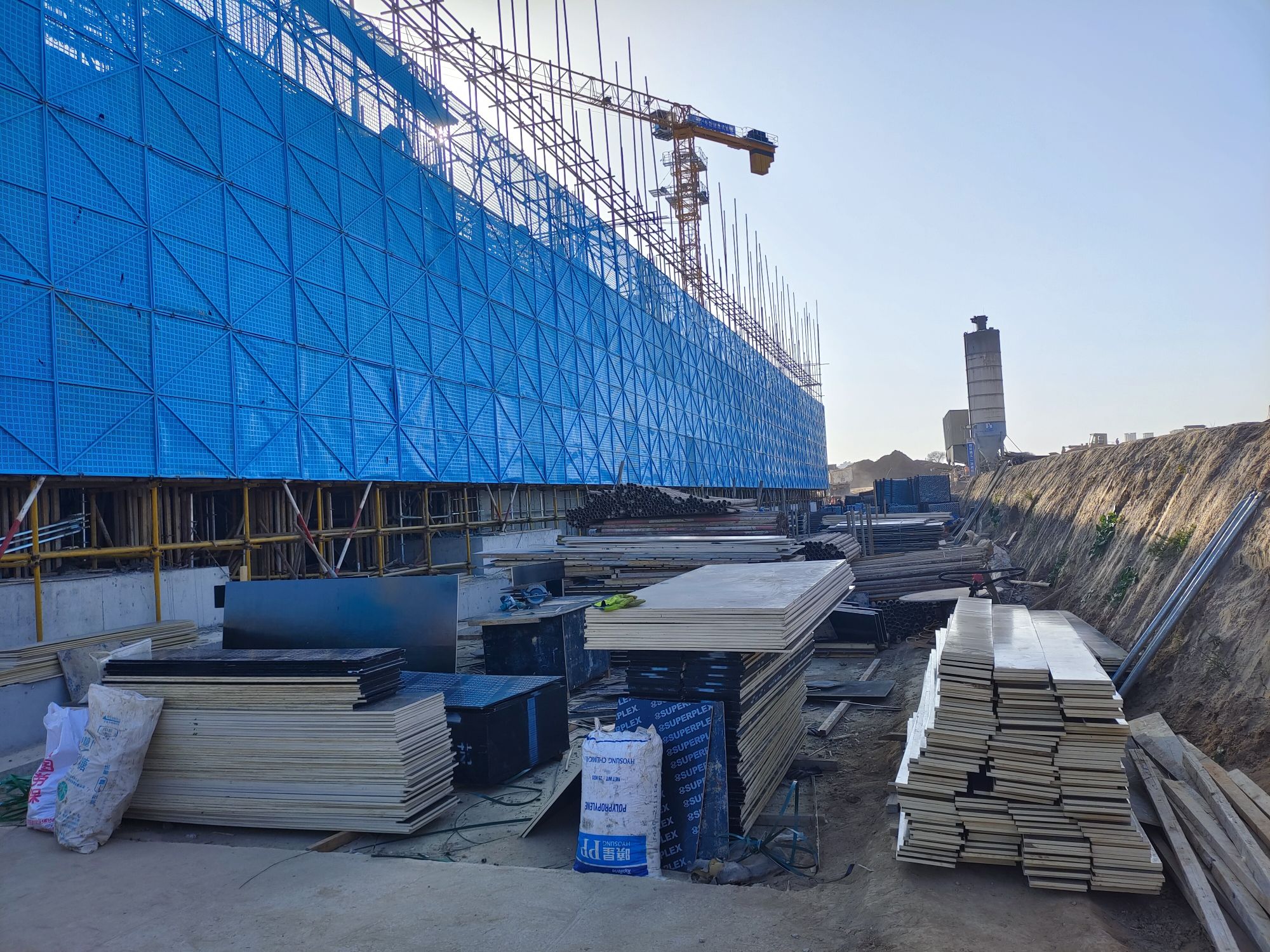 中能建建筑集团甘肃庆阳东数西算大数据产业园项目部
