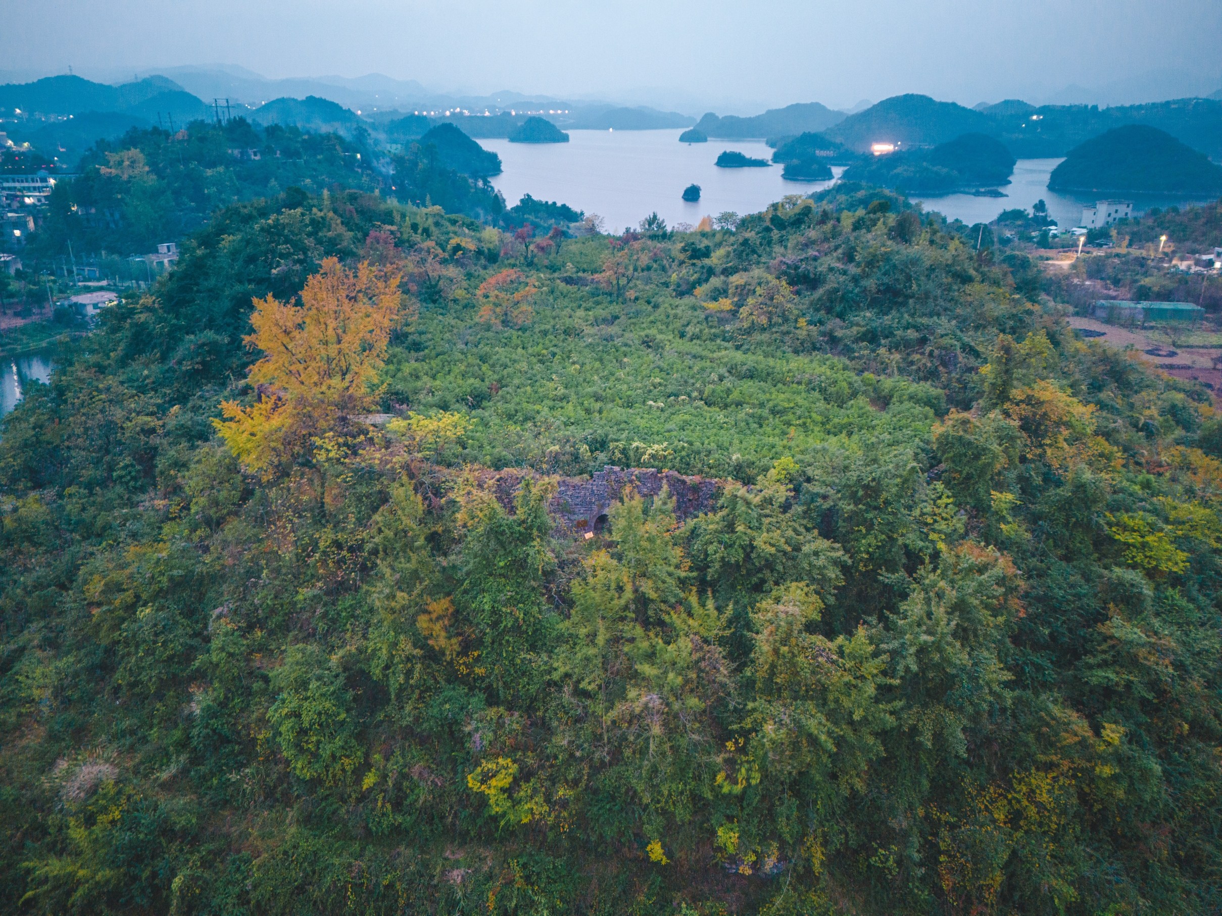 朱昌营盘坡城堡遗址旅行图片 3
