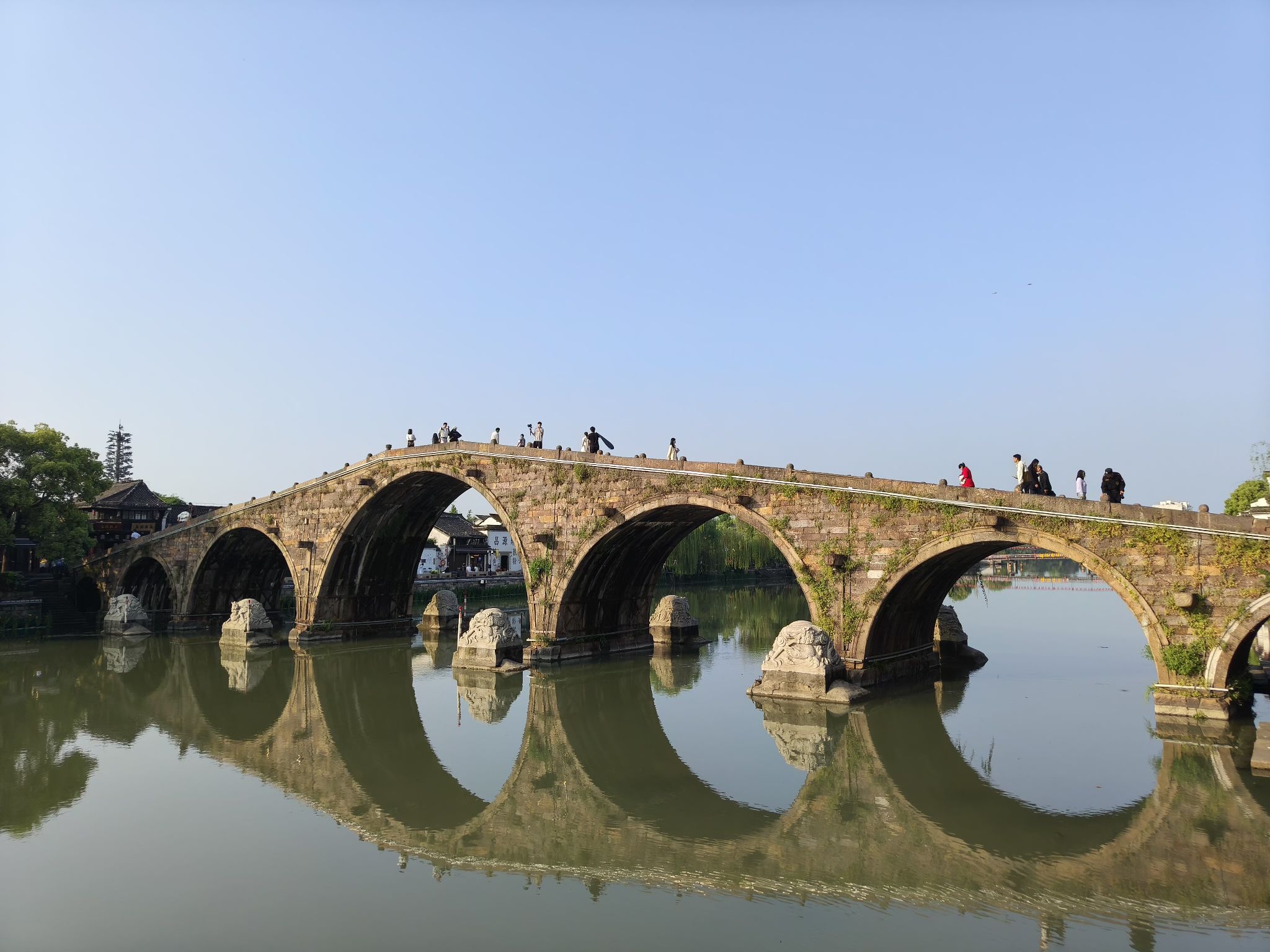 塘栖古镇景区牌坊旅行图片 3
