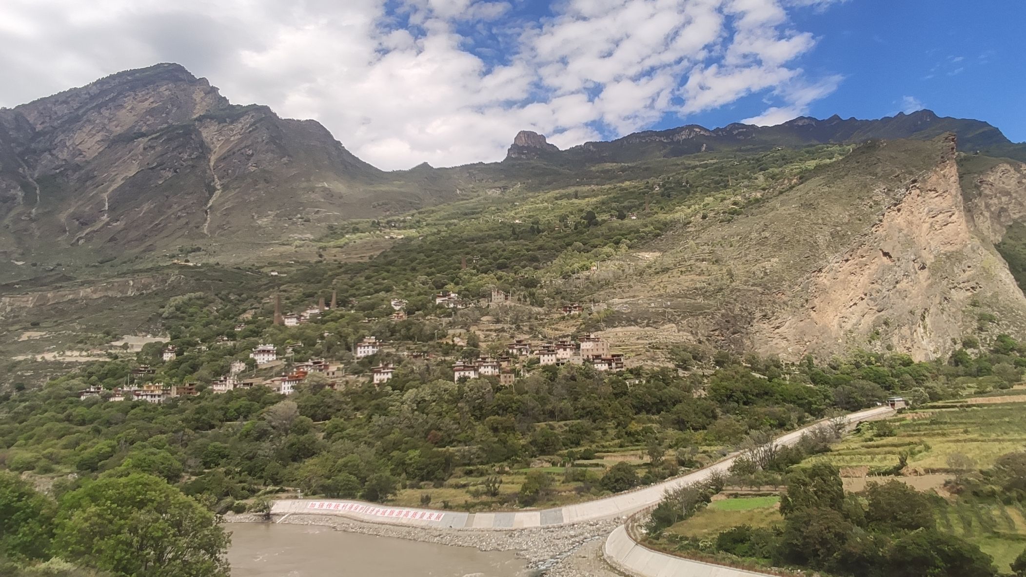 梭坡古碉群观景台旅行图片 3