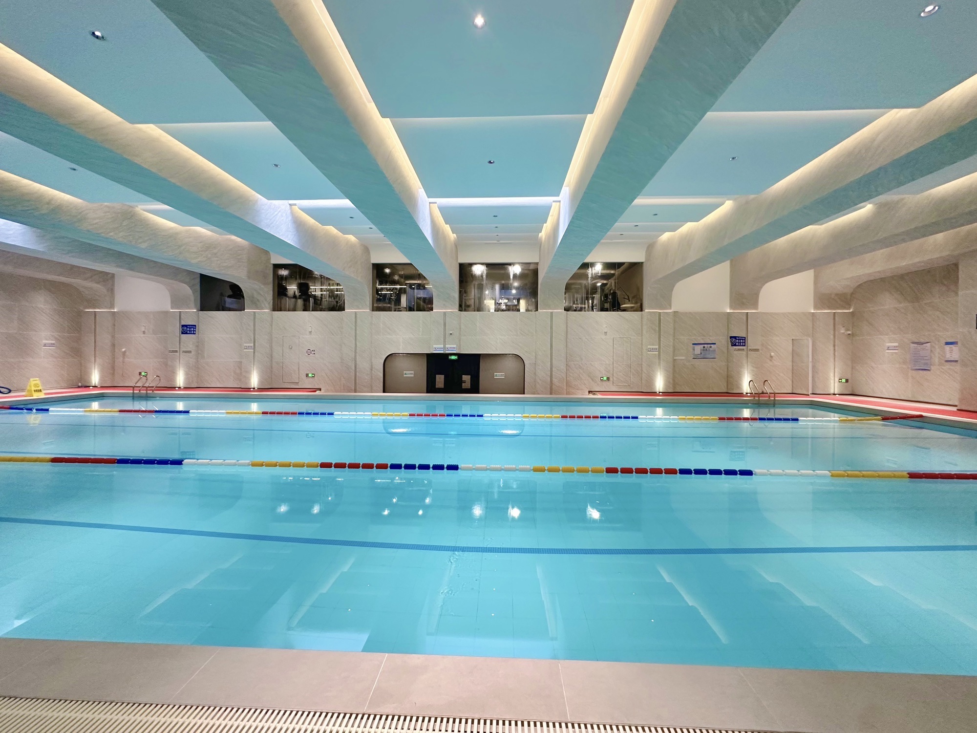 场地封面-晶典游泳健身