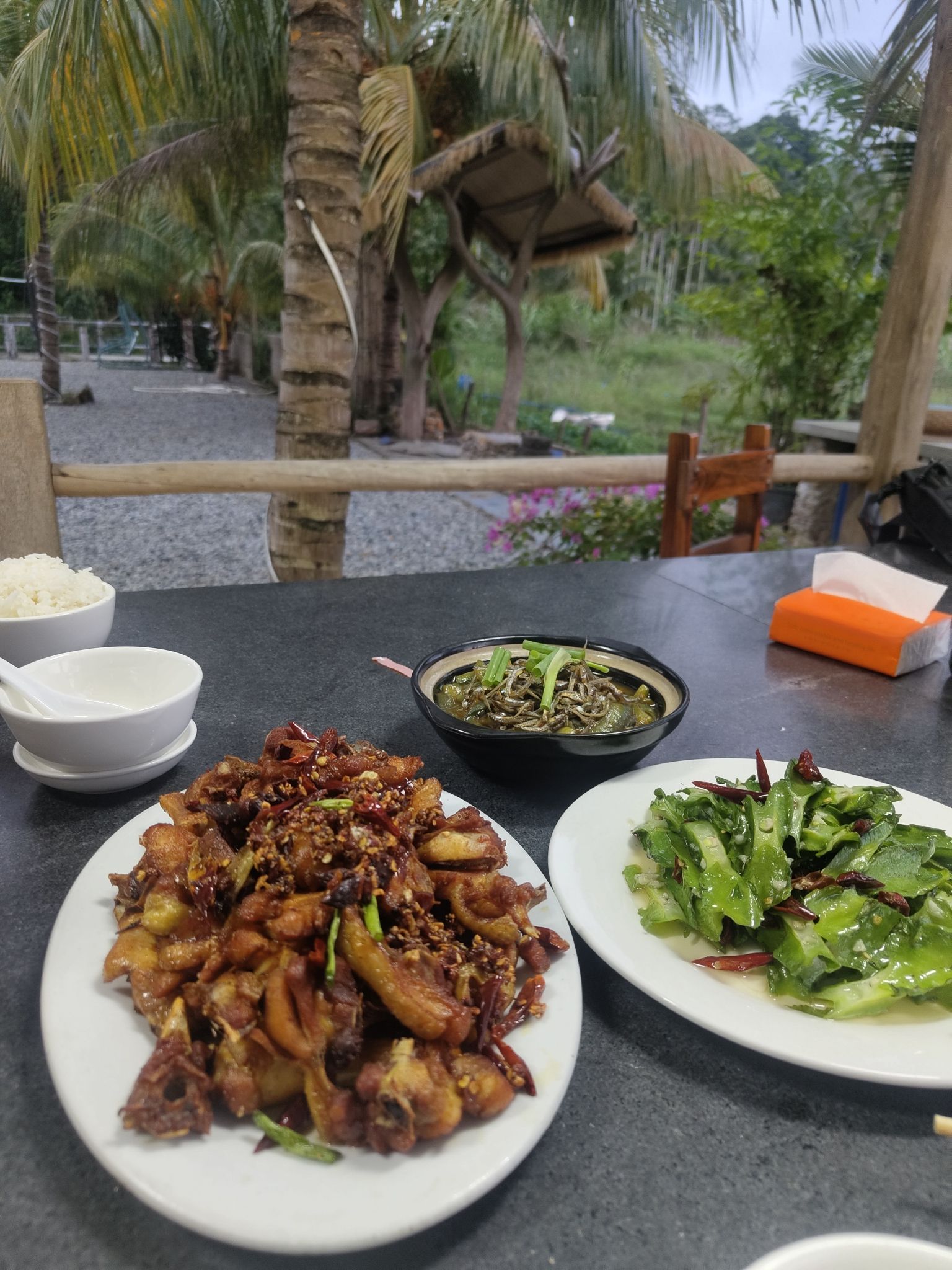 姗明餐饮