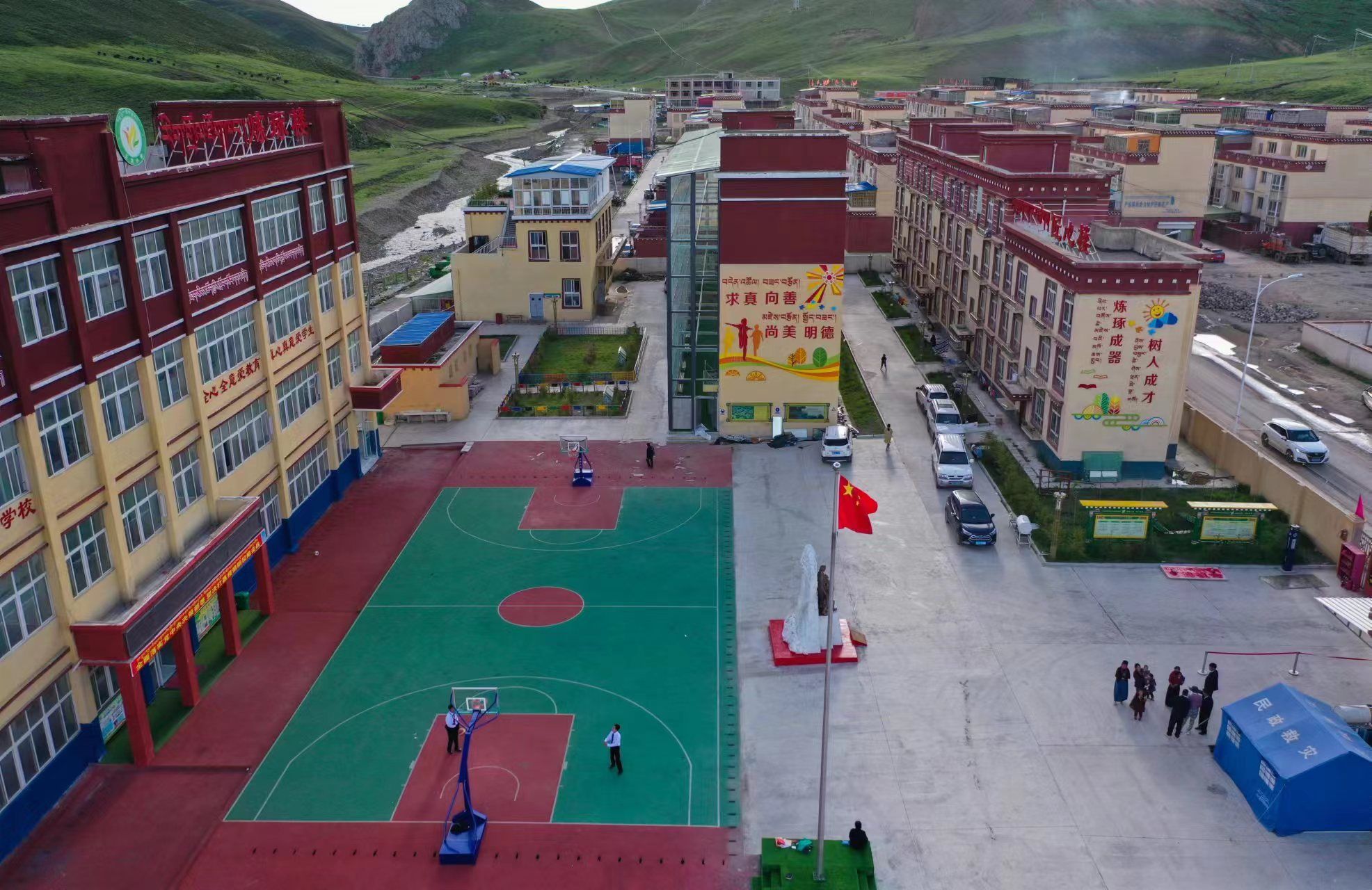 青泥洞乡玉龙小学