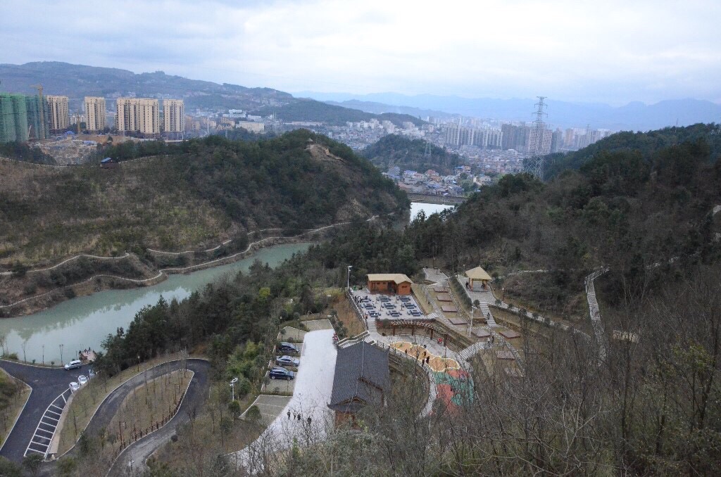起凤山矿坑公园旅行图片 3