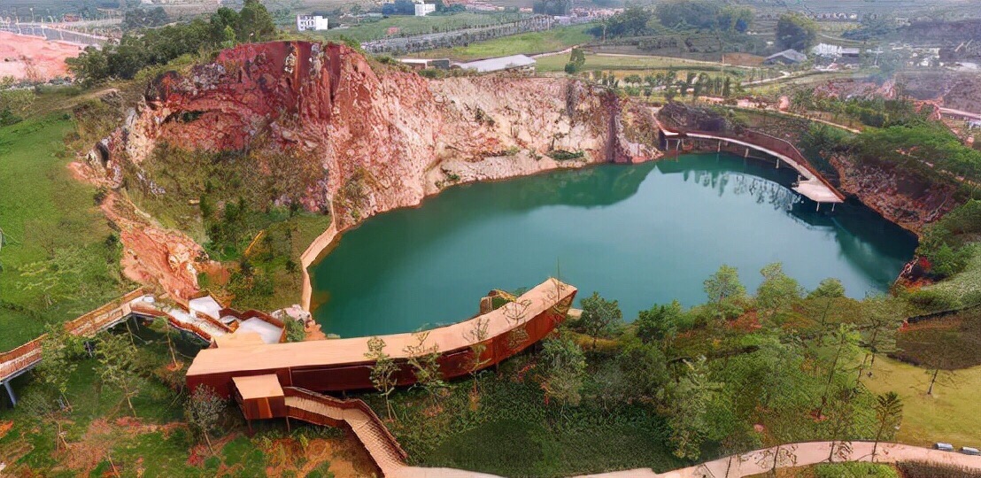 起凤山矿坑公园旅行图片 1