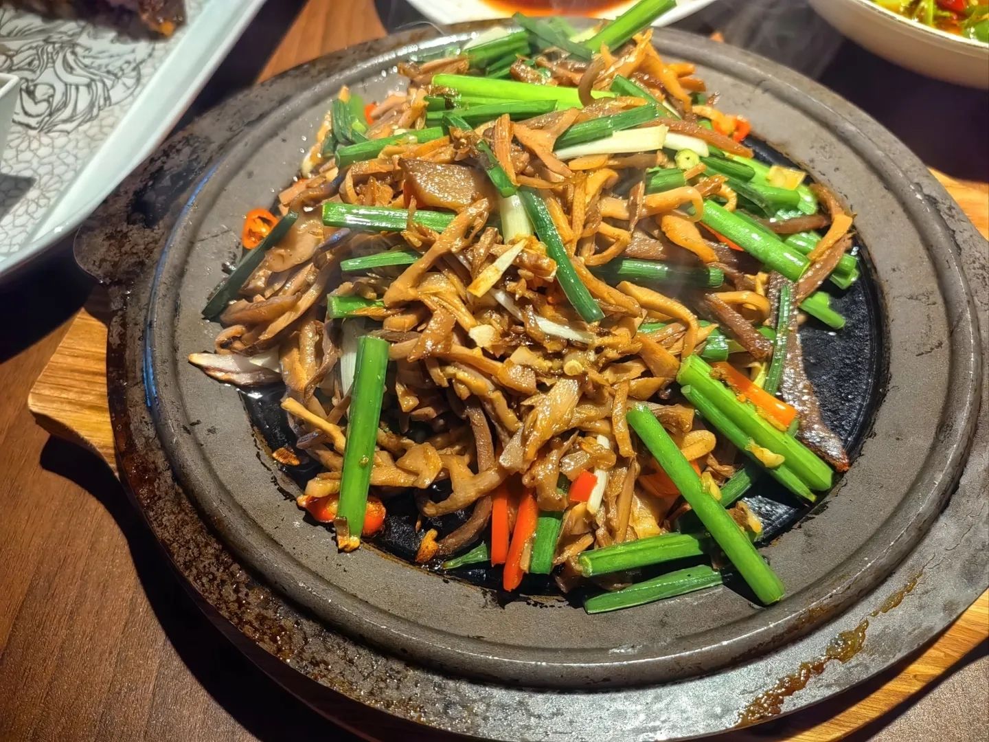 纳瓦新疆音乐餐厅(湖北大厦)