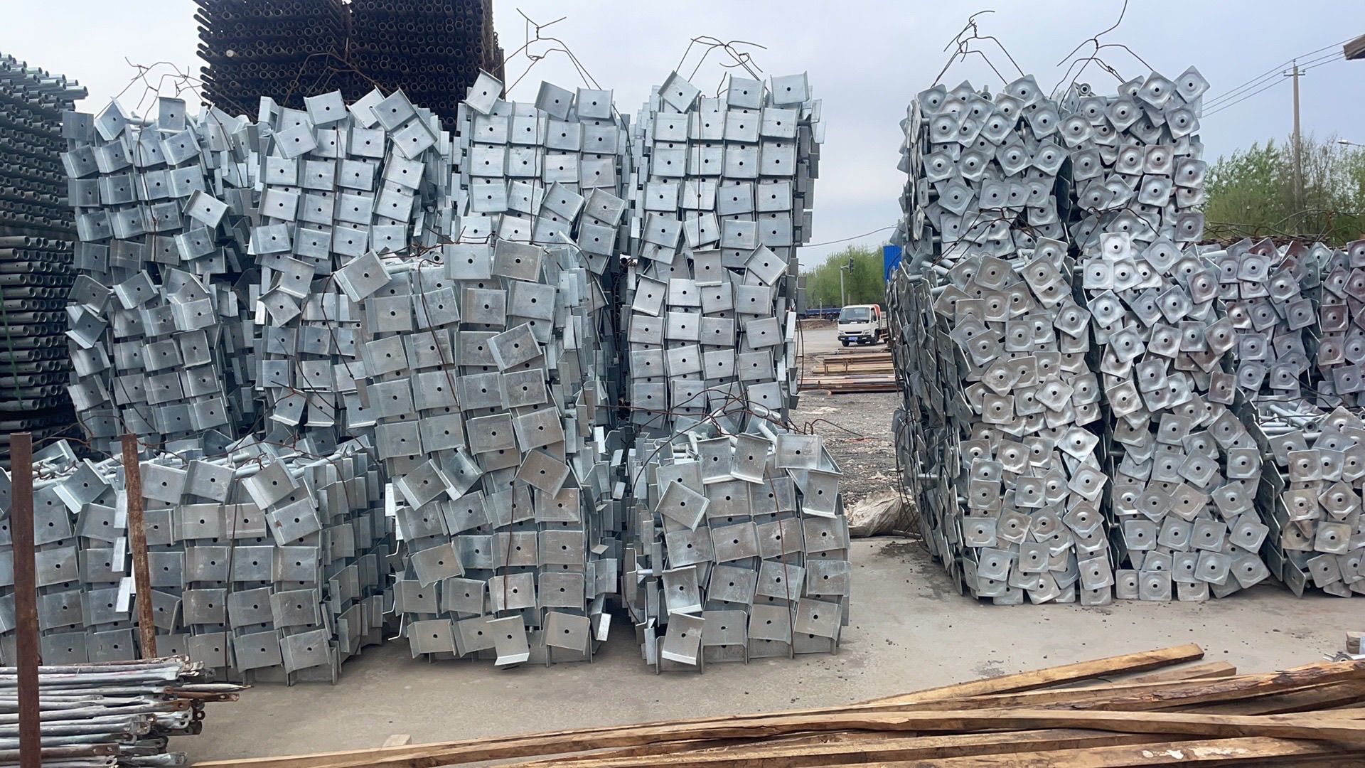 中兴建材市场(木板批发架管租赁)
