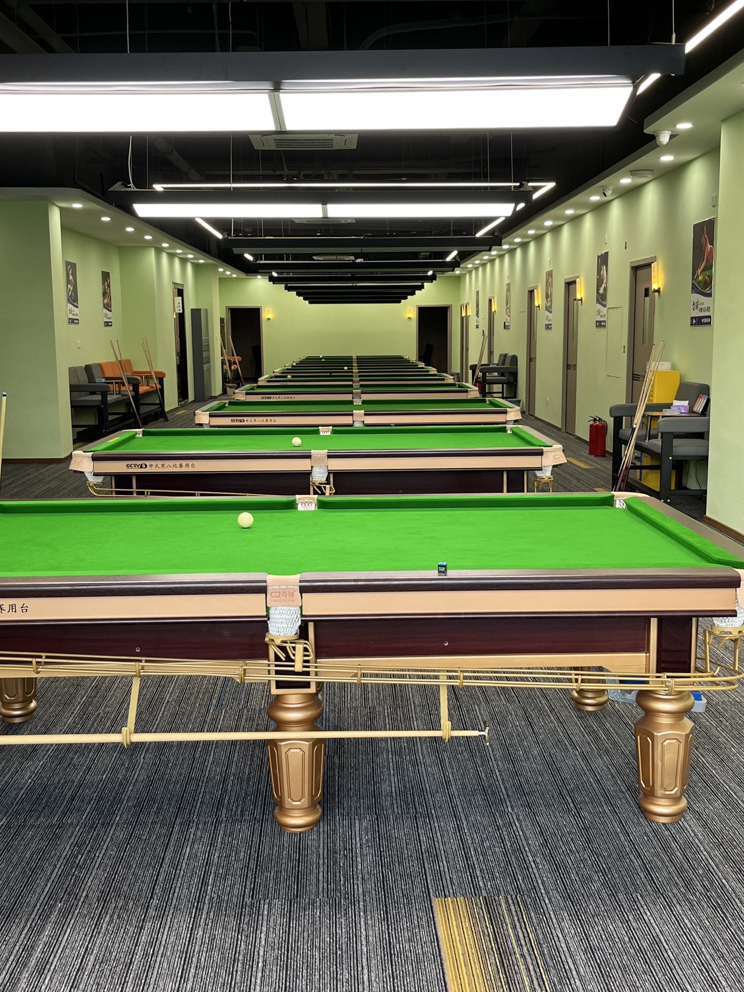 场地封面-新中8台球棋牌俱乐部