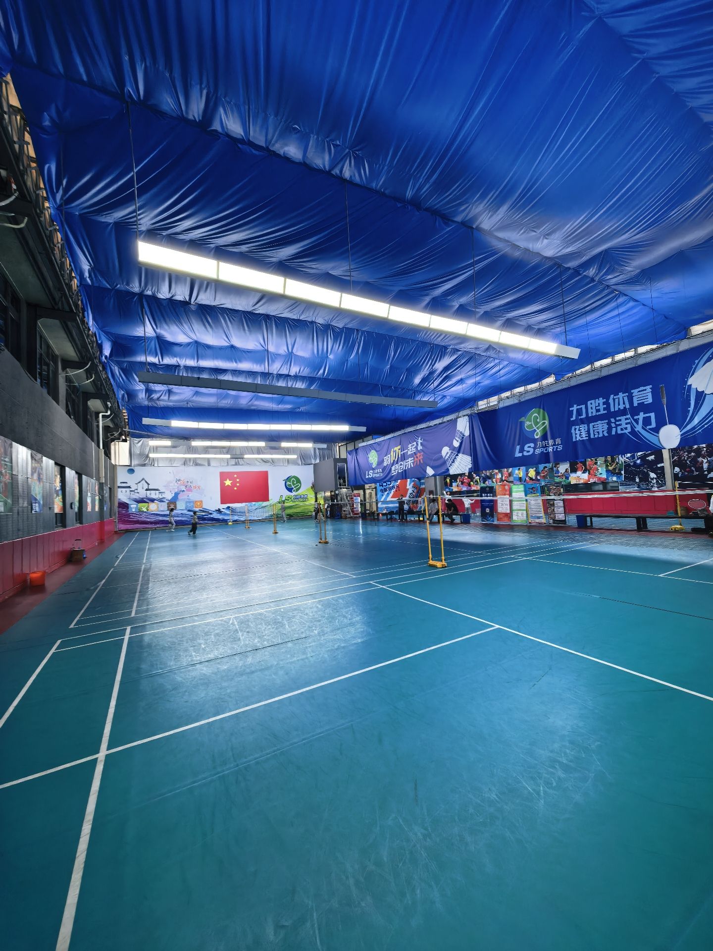 场地封面-力胜羽毛球馆