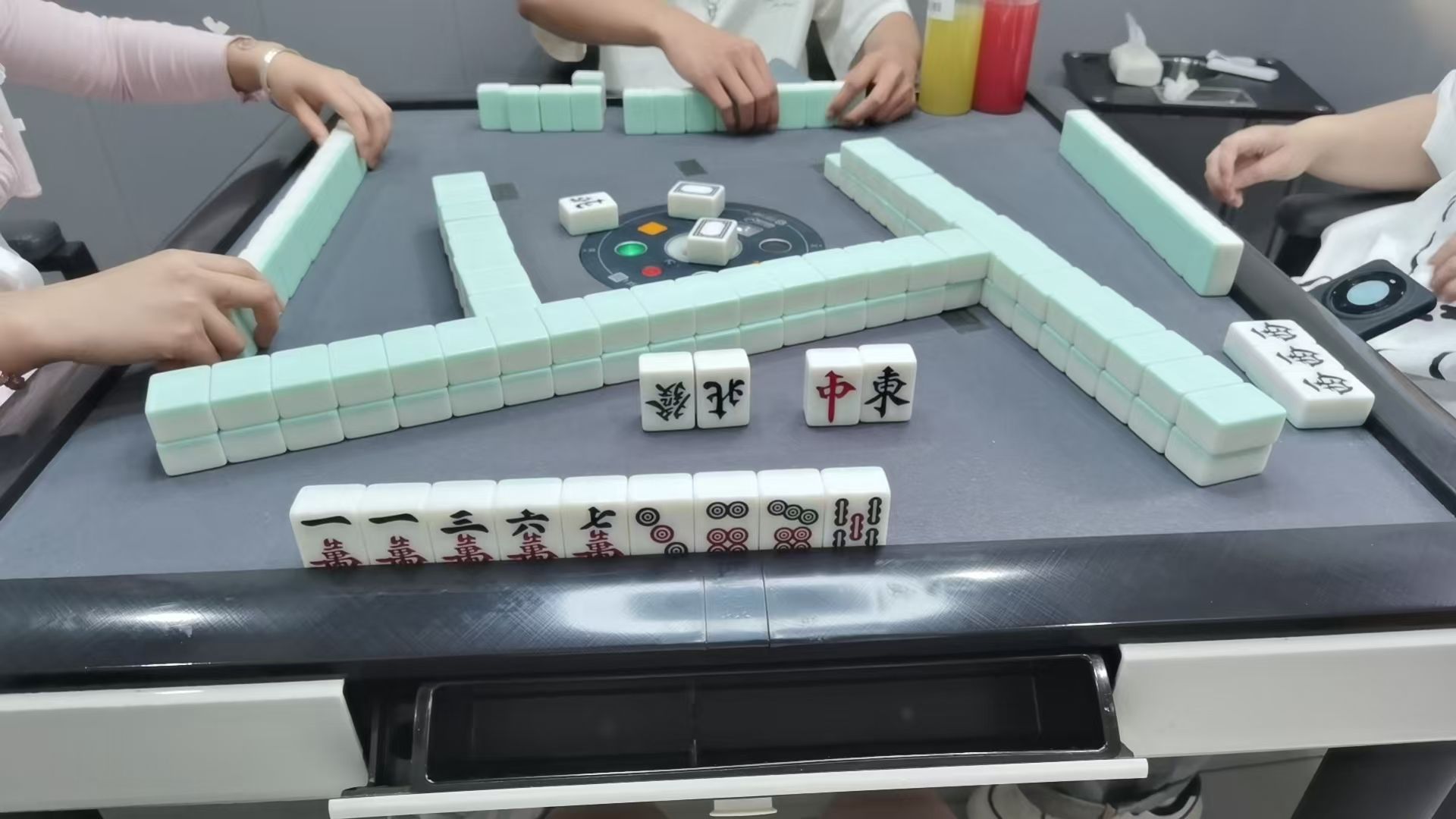 场地封面-把把胡24h自助棋牌(城北万象城店)