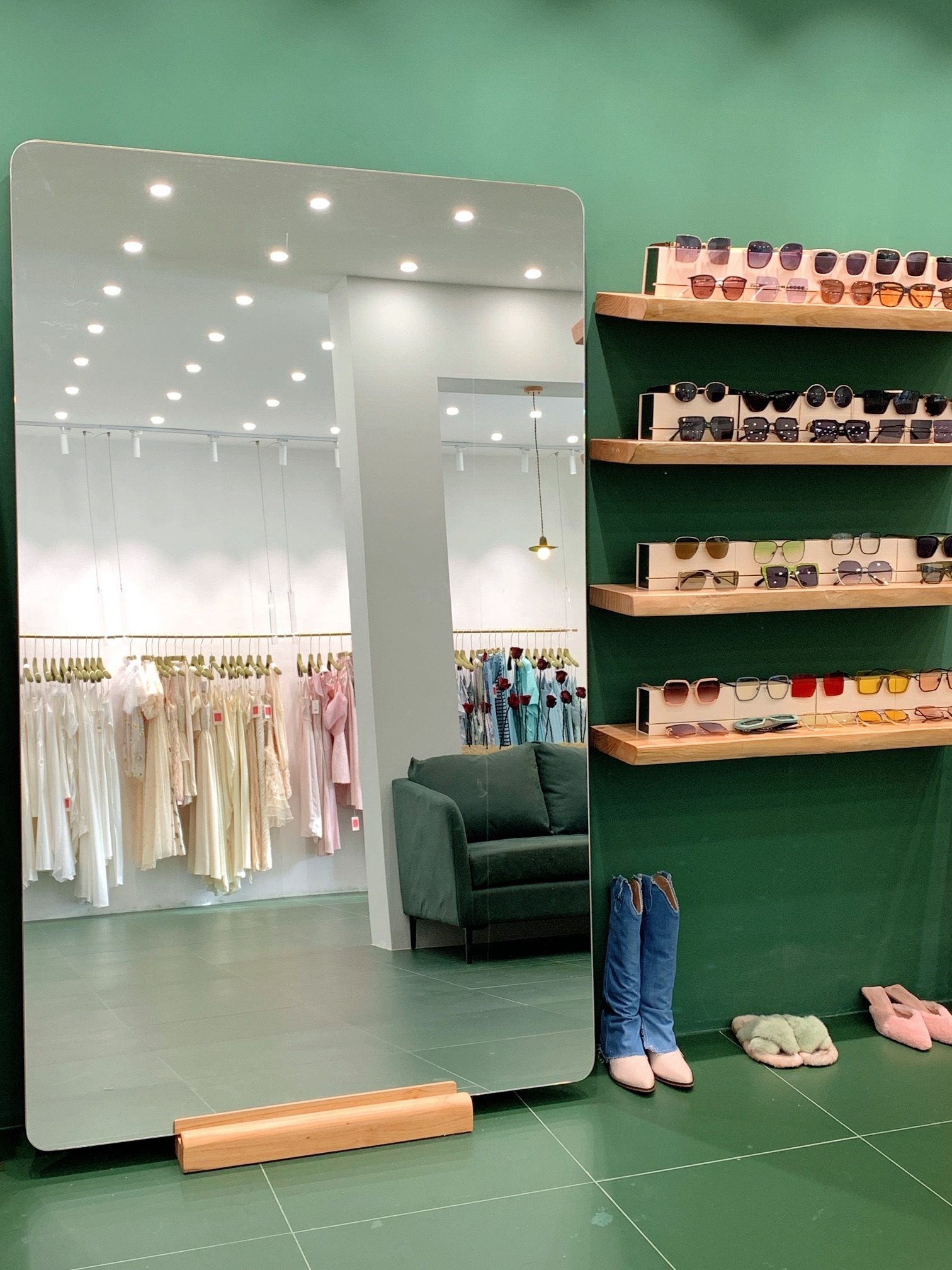 侠也服装(海棠湾店)