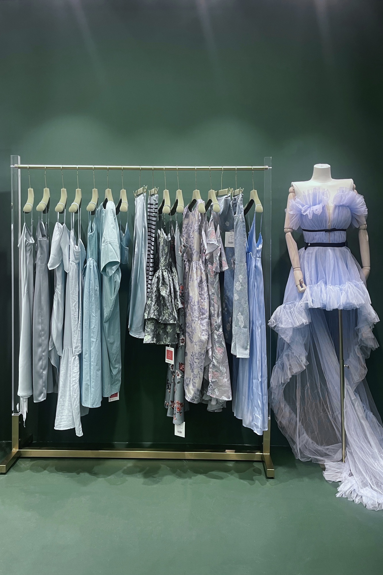 侠也服装(海棠湾店)
