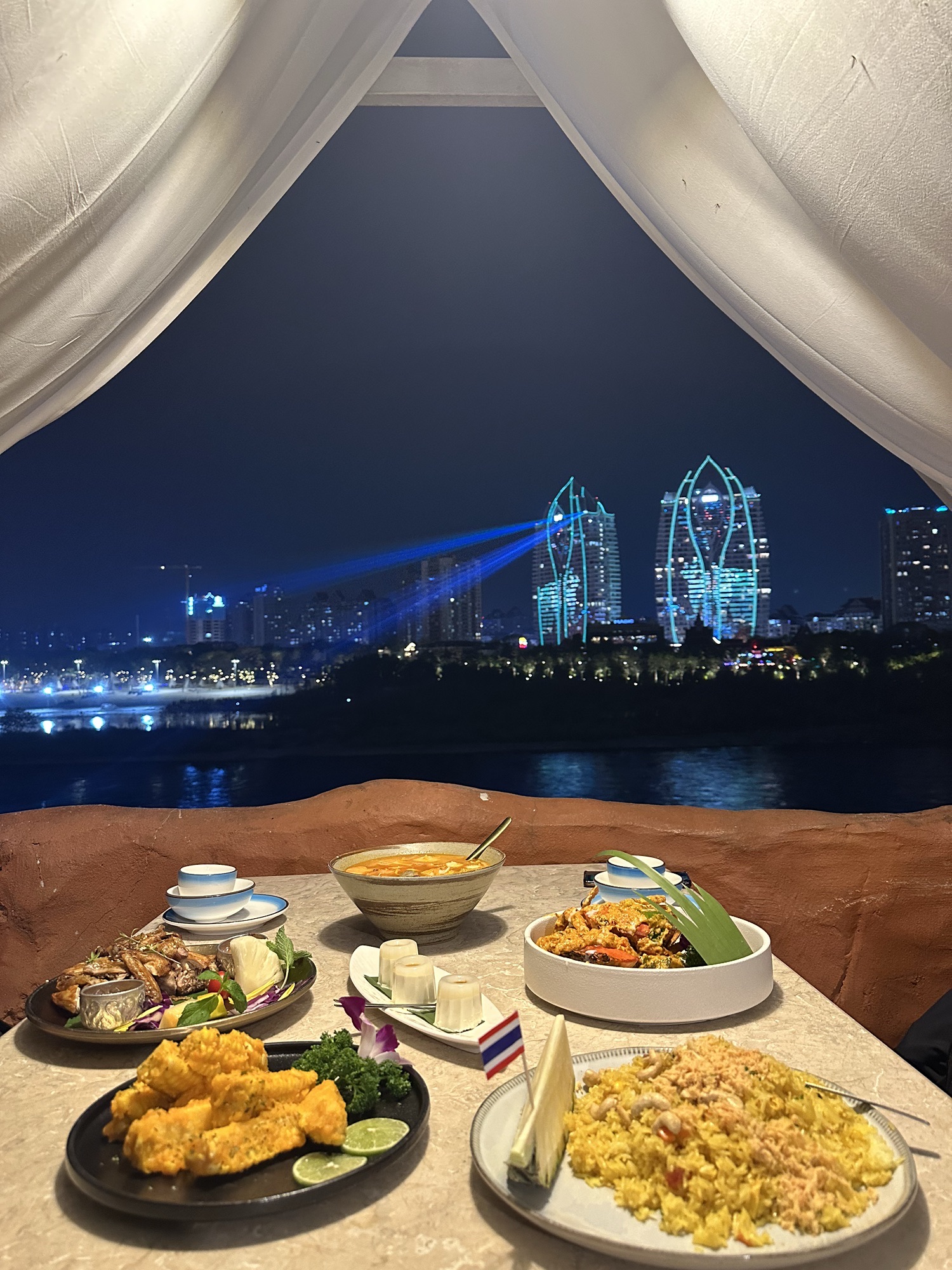 湄南·江景日落餐厅